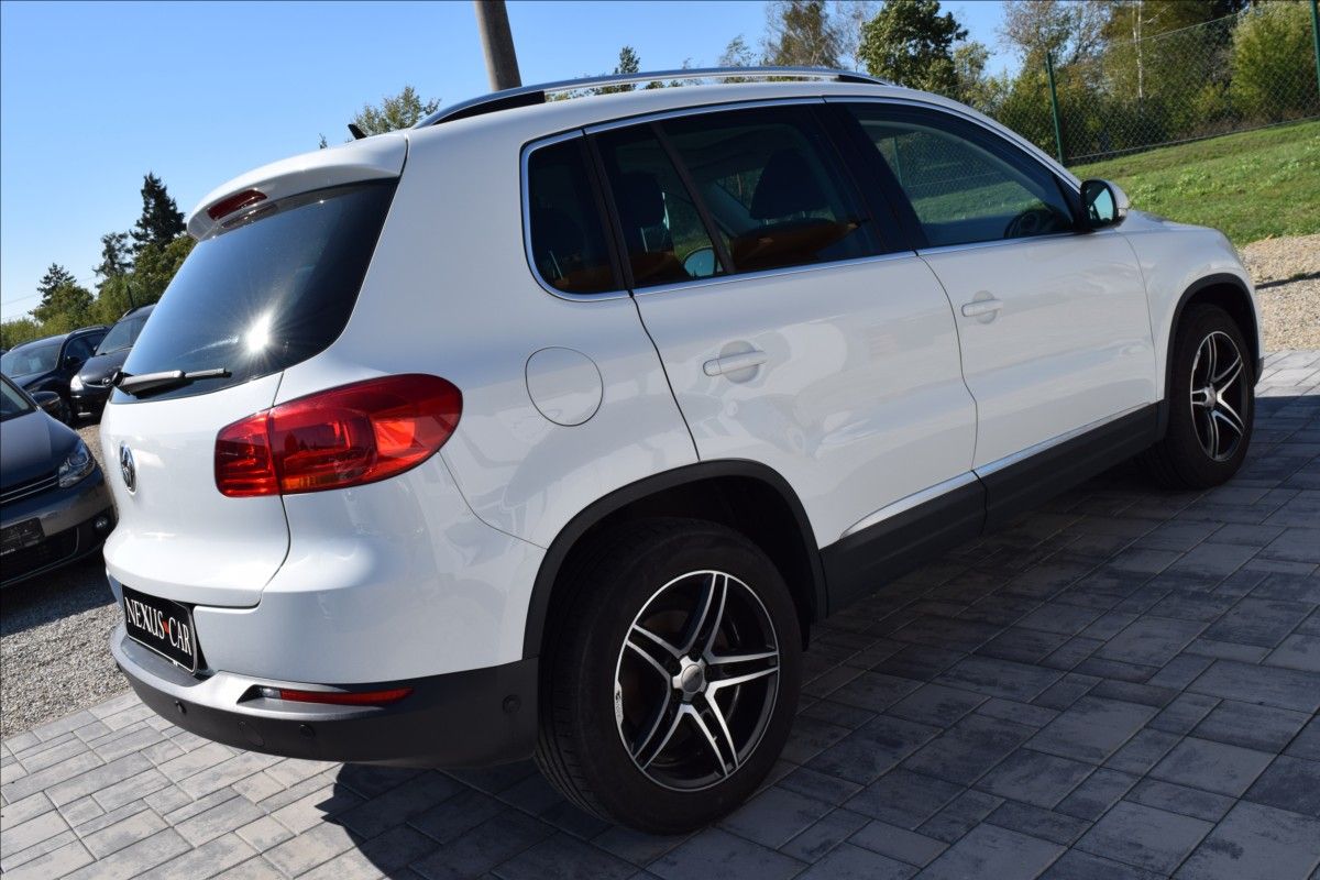 Volkswagen Tiguan, 1,4 i 90kw BI-XENON PANORAMA - fotka 6