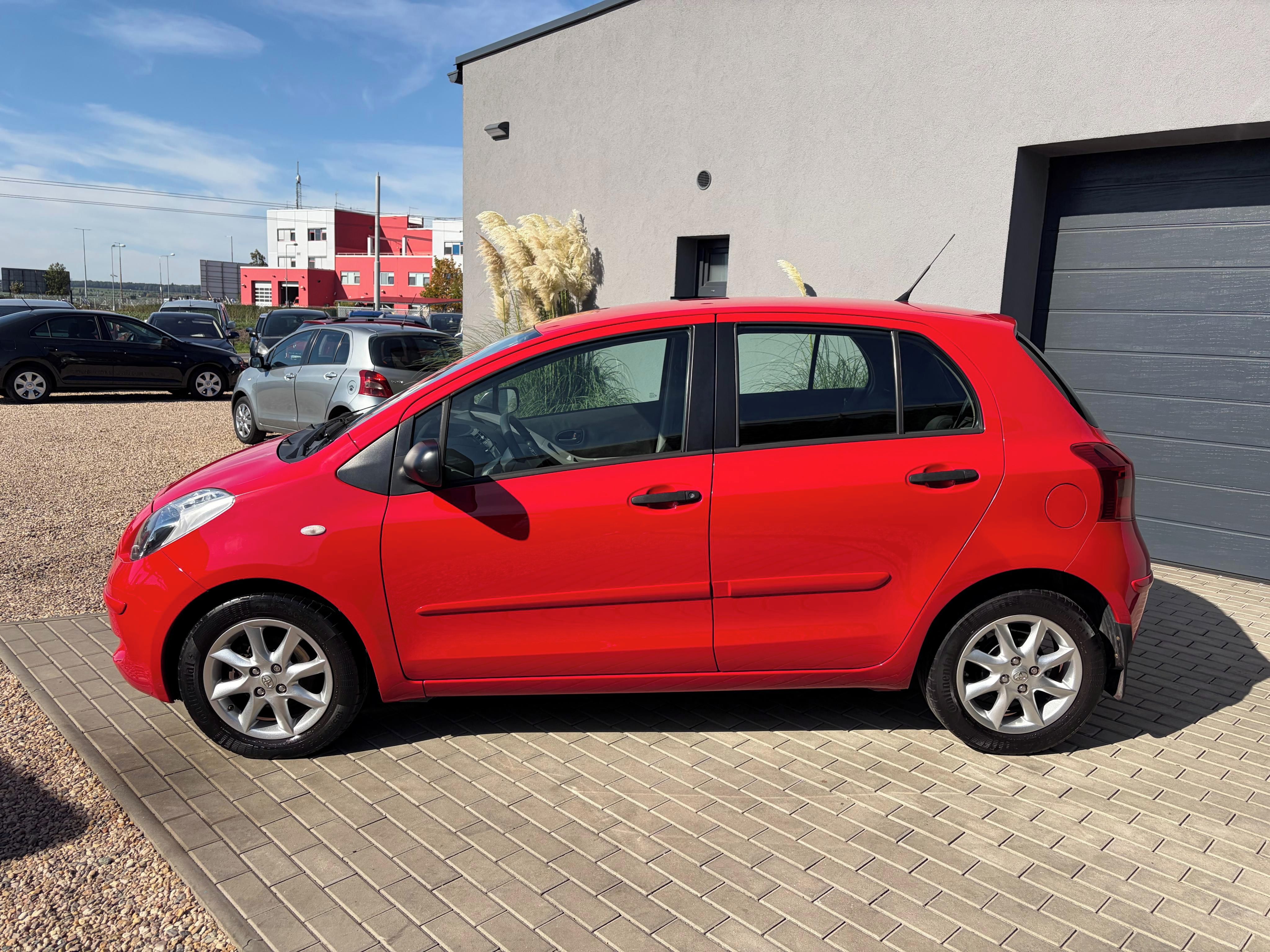 Toyota Yaris, 1.3 VVT-I 64KW, Servisní kniha - fotka 6
