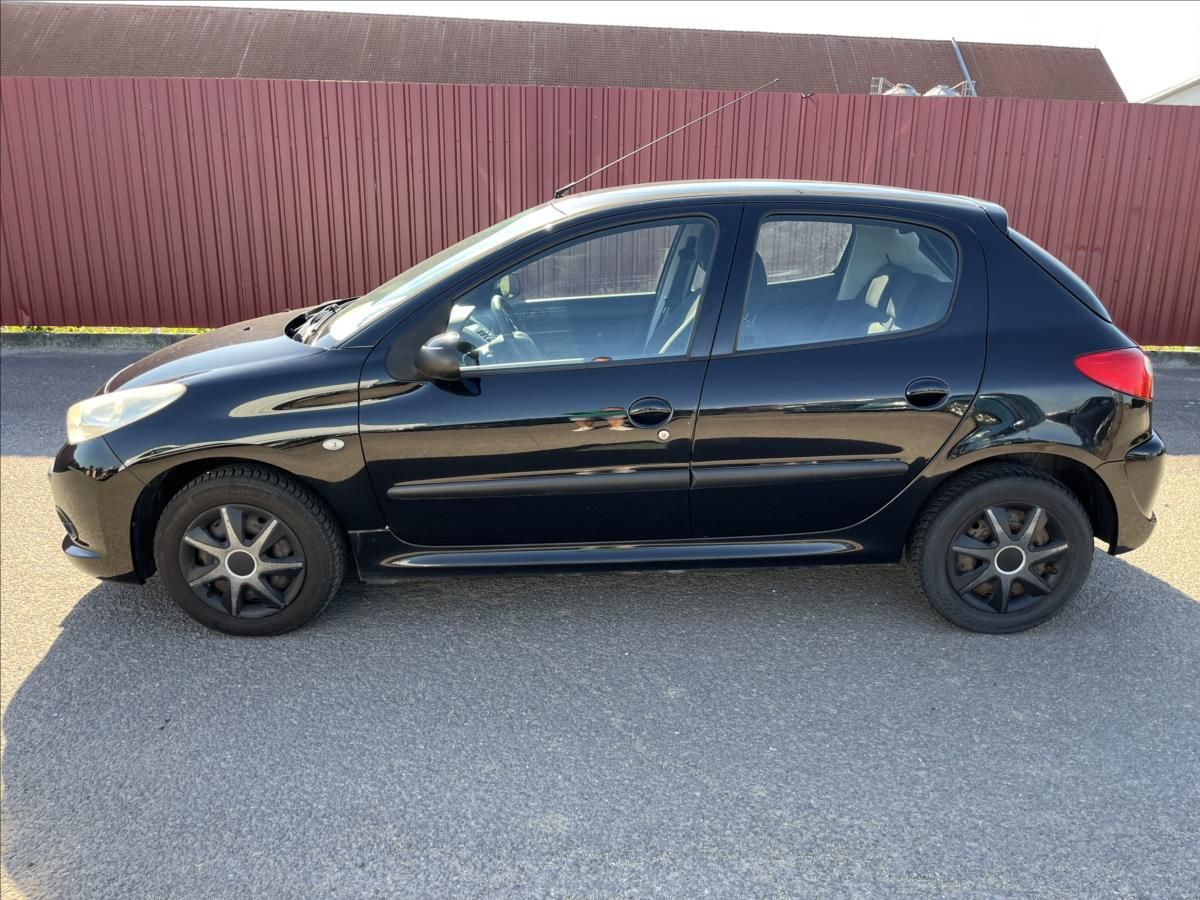 Peugeot 206, 1,1 i KLIMA ROZVODY SERVIS - fotka 4