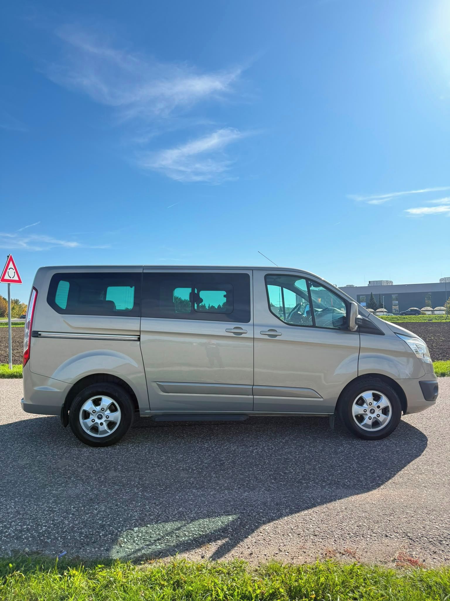 Ford Tourneo Custom, 2.0 125kW, NOVÉ ROZVODY 8-MÍST - fotka 6