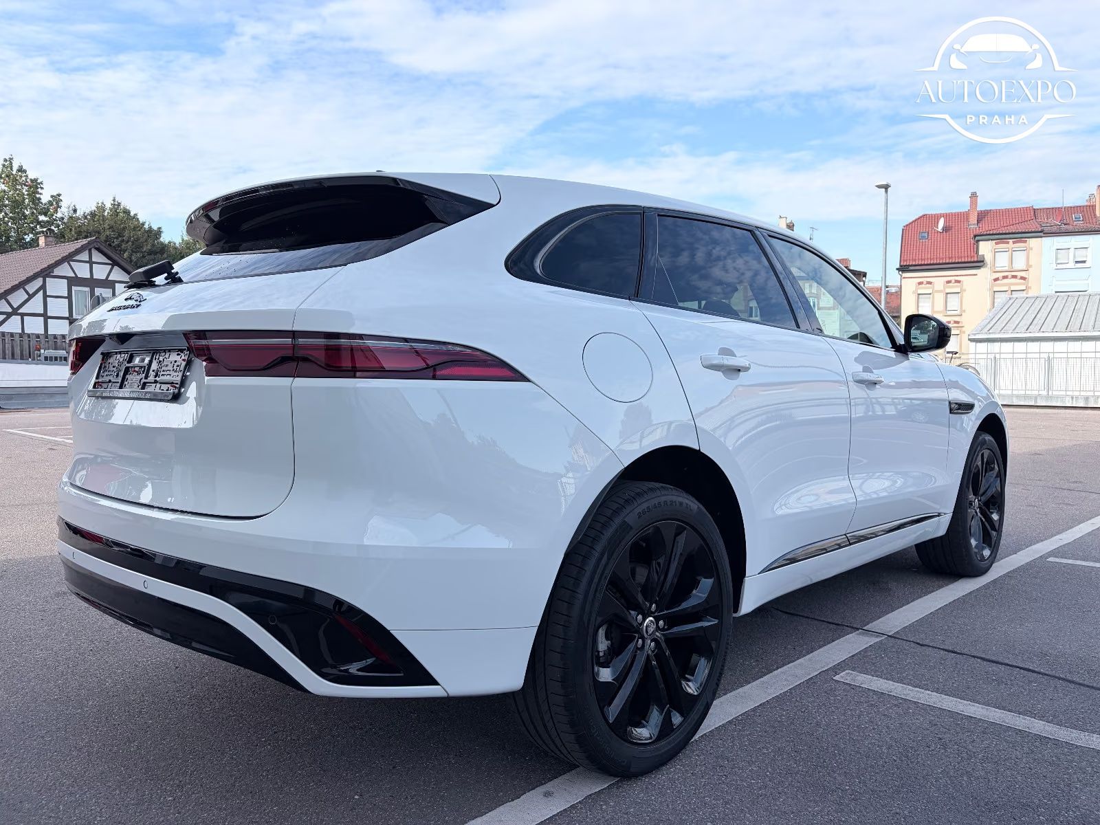 Jaguar F-Pace, R-Dynamic SE*AWD*PANORAMA - fotka 6