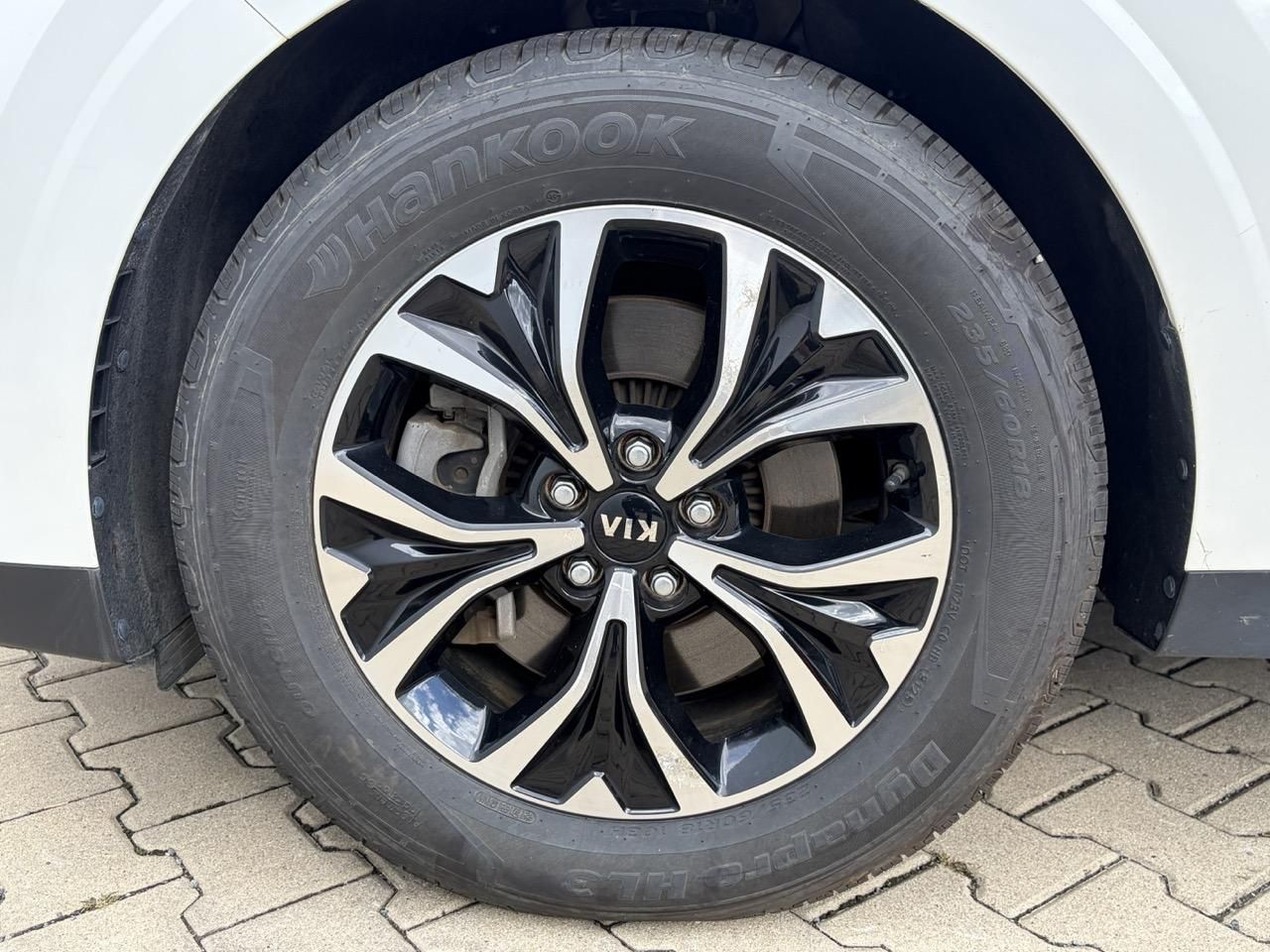 Kia Carnival, 2.2 Diesel Automat 6+3 míst - fotka 6