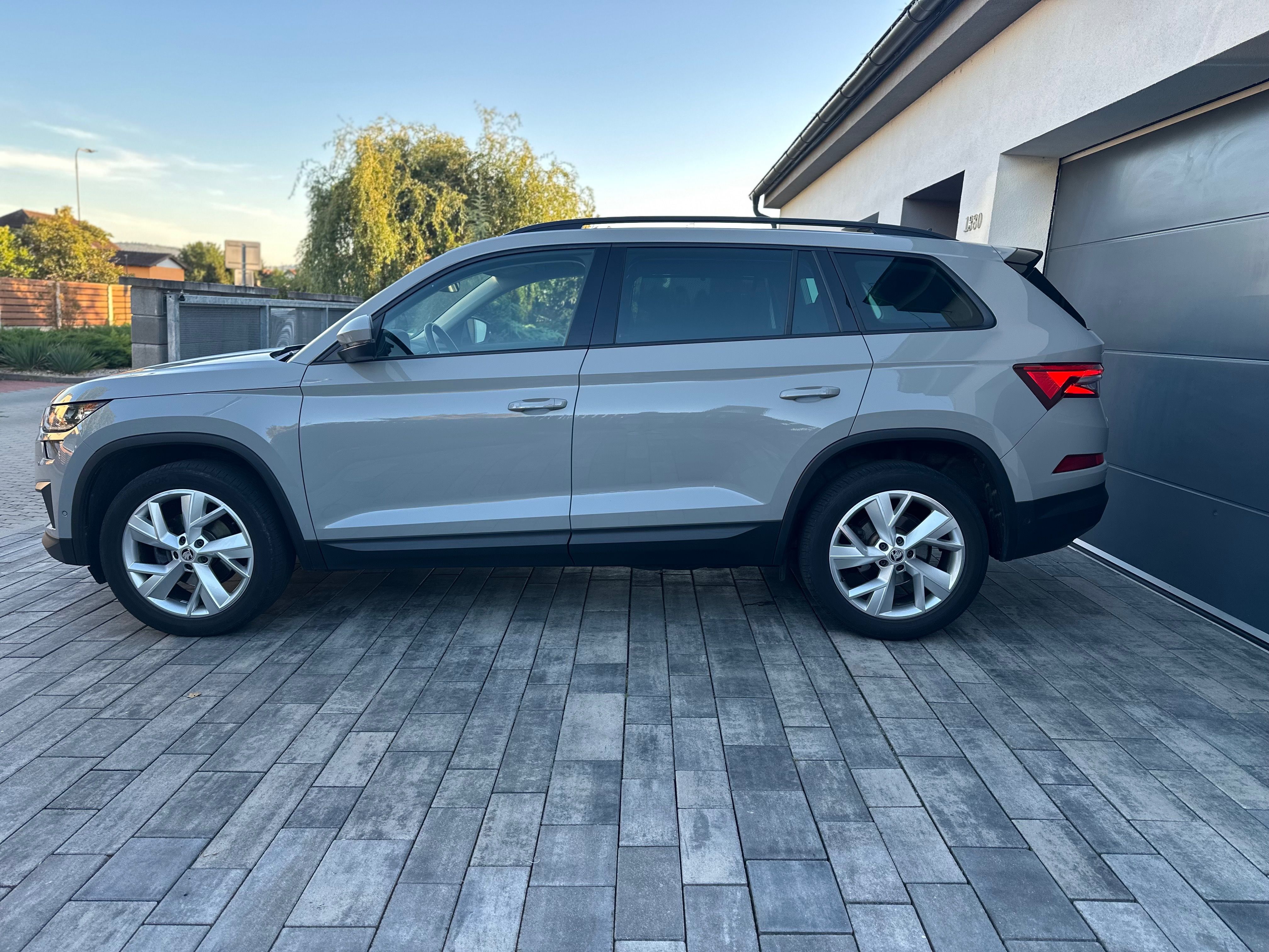 Škoda Kodiaq, MATRIX VIRTUÁL DCC ACC TAŽNÉ - fotka 6