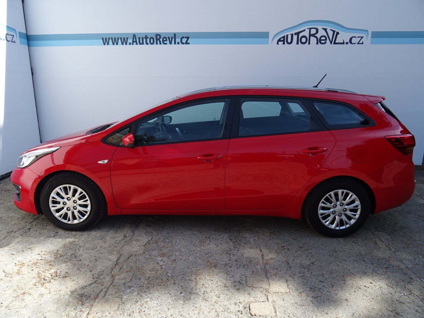 Kia Cee´d, 1.6CRDi,100kW,NovéČR,klima - fotka 6