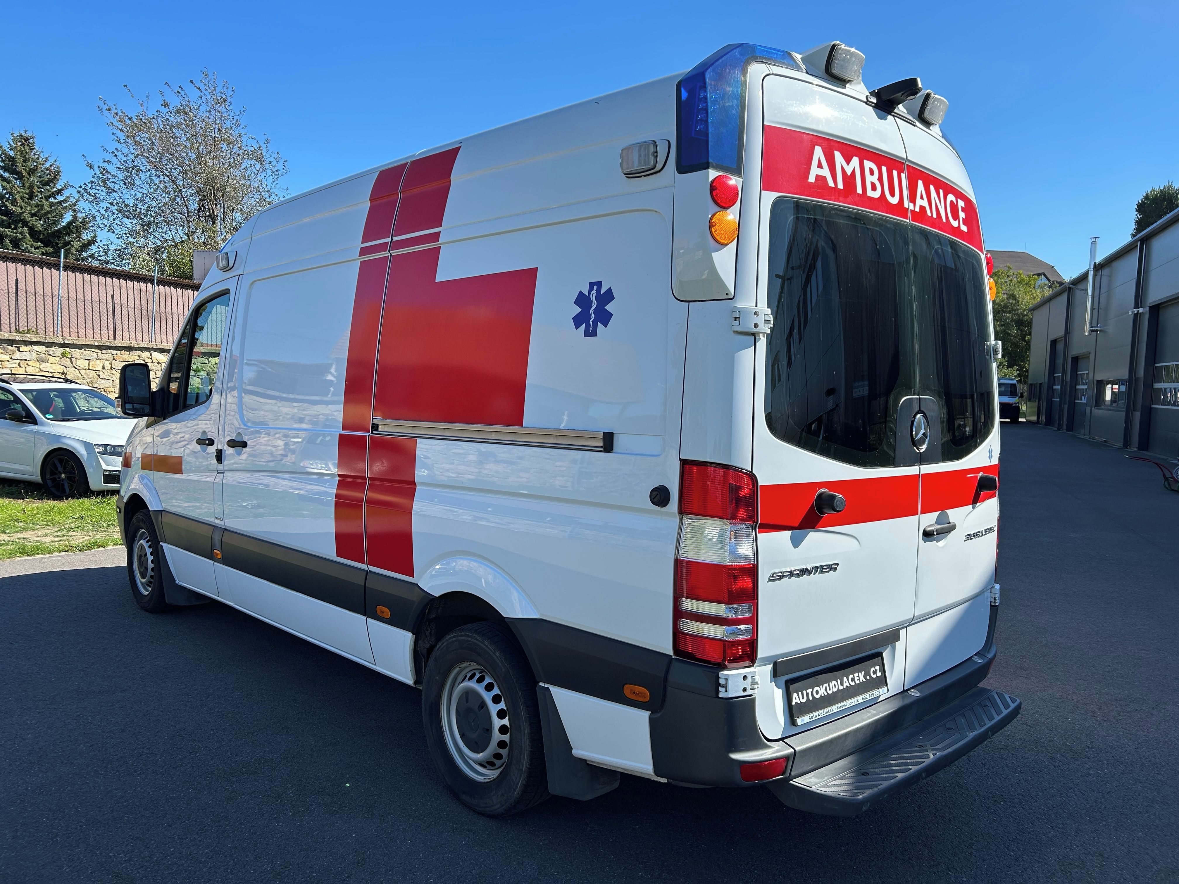 Mercedes-Benz Sprinter, 3.0 CDI Sanitní vůz - Automat - fotka 4