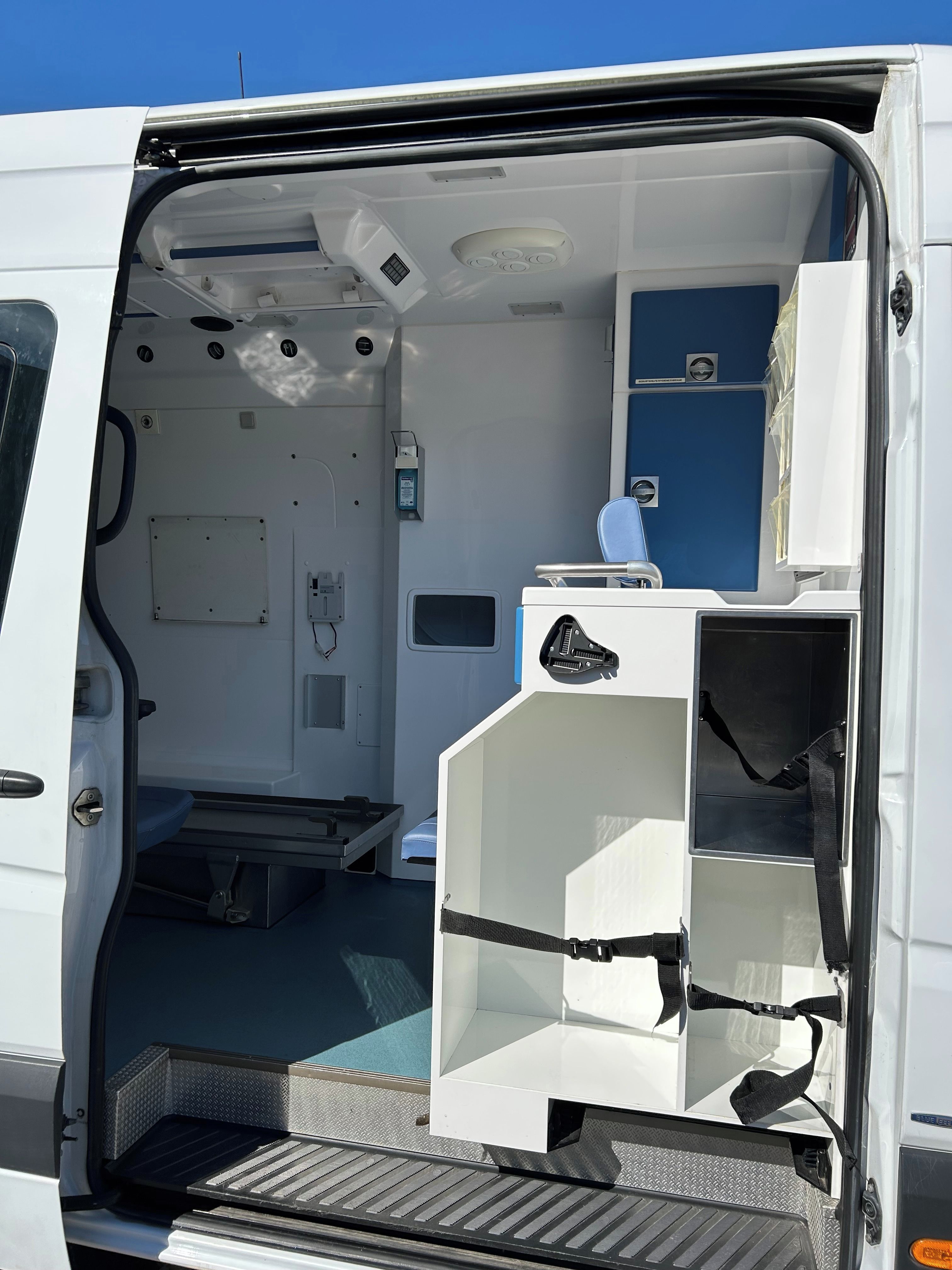 Mercedes-Benz Sprinter, 3.0 CDI Sanitní vůz - Automat - fotka 6