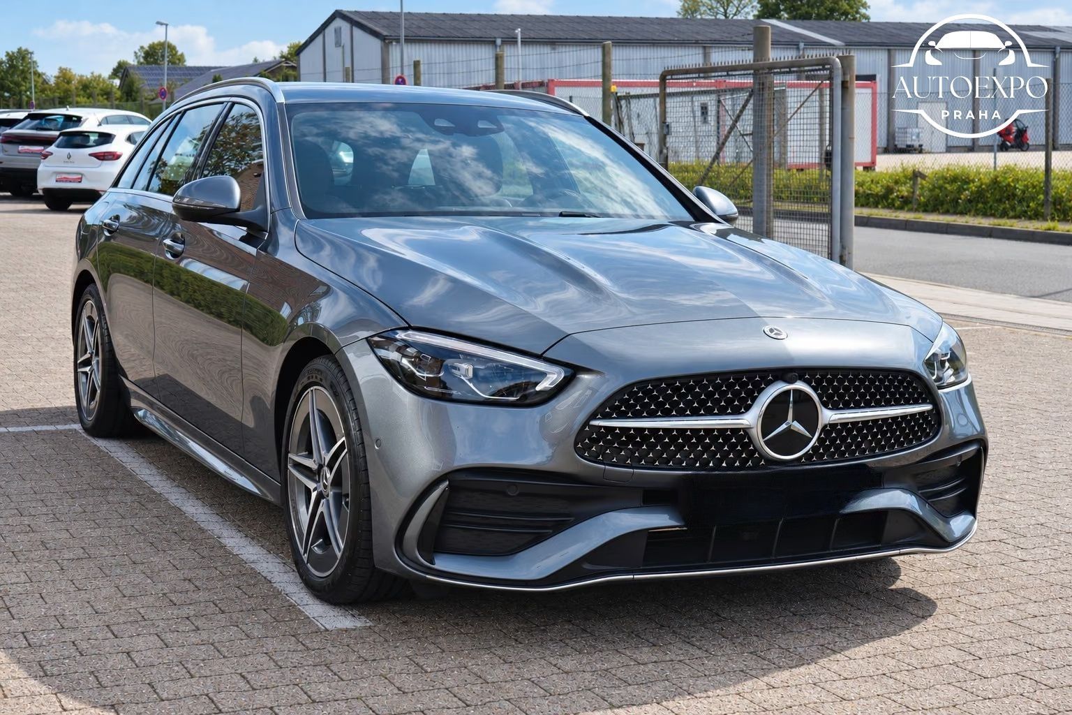 Mercedes-Benz Třídy C, 300d*AMG Paket*TAŽNÉ*DISTRONIC - fotka 2