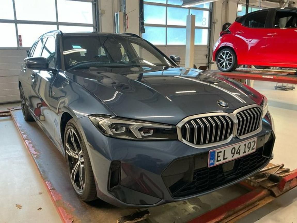 BMW Řada 3, 330i xDrive Touring - fotka 5