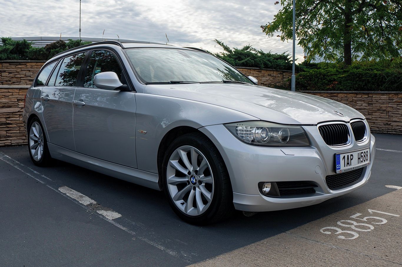 BMW Řada 3, 320i Touring 2.0i (125kW) NAVI - fotka 4