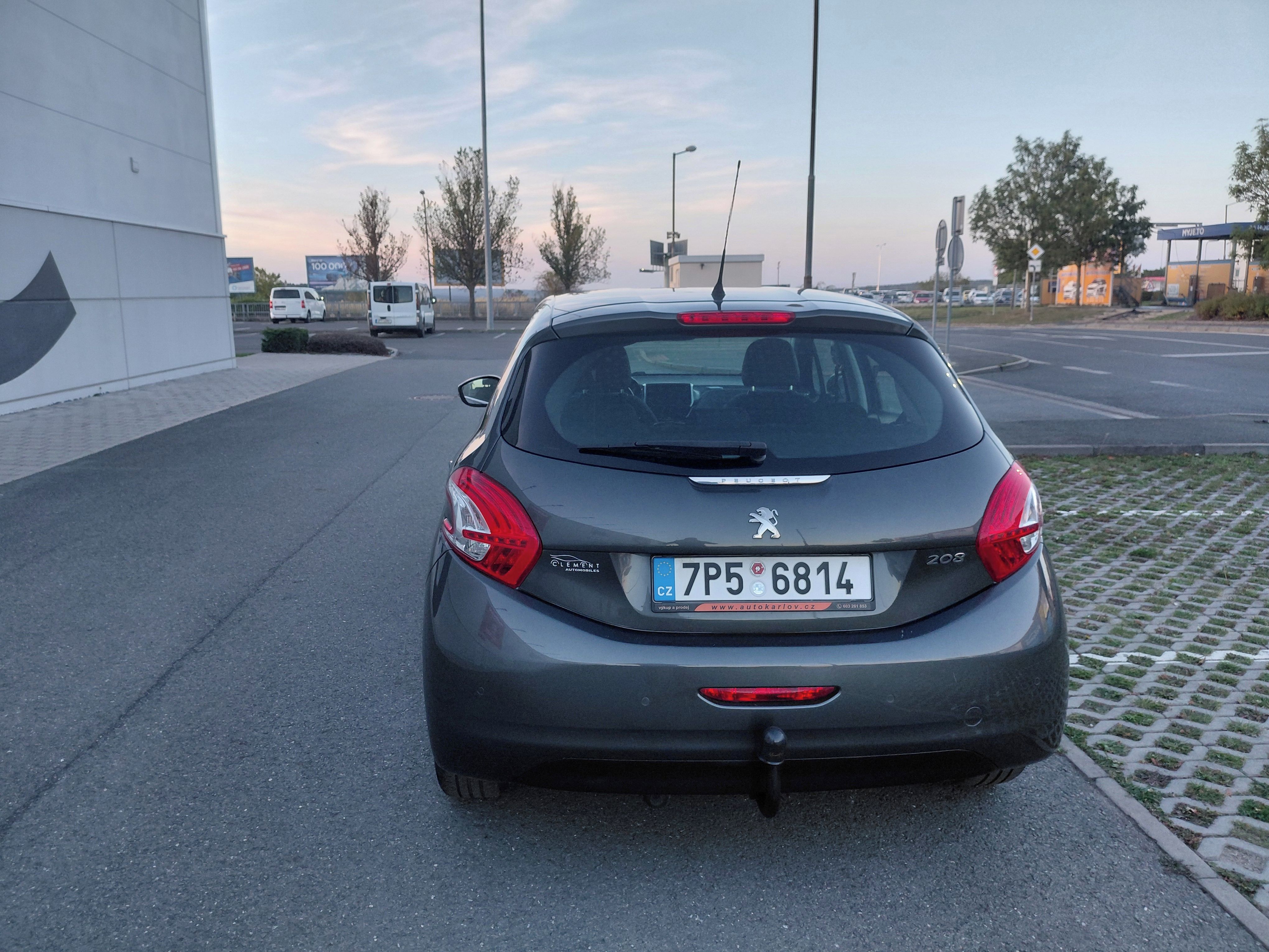 Peugeot 208, 1.2i 2.MAJ,PĚKNÉ+ZIMNÍ KOLA - fotka 6