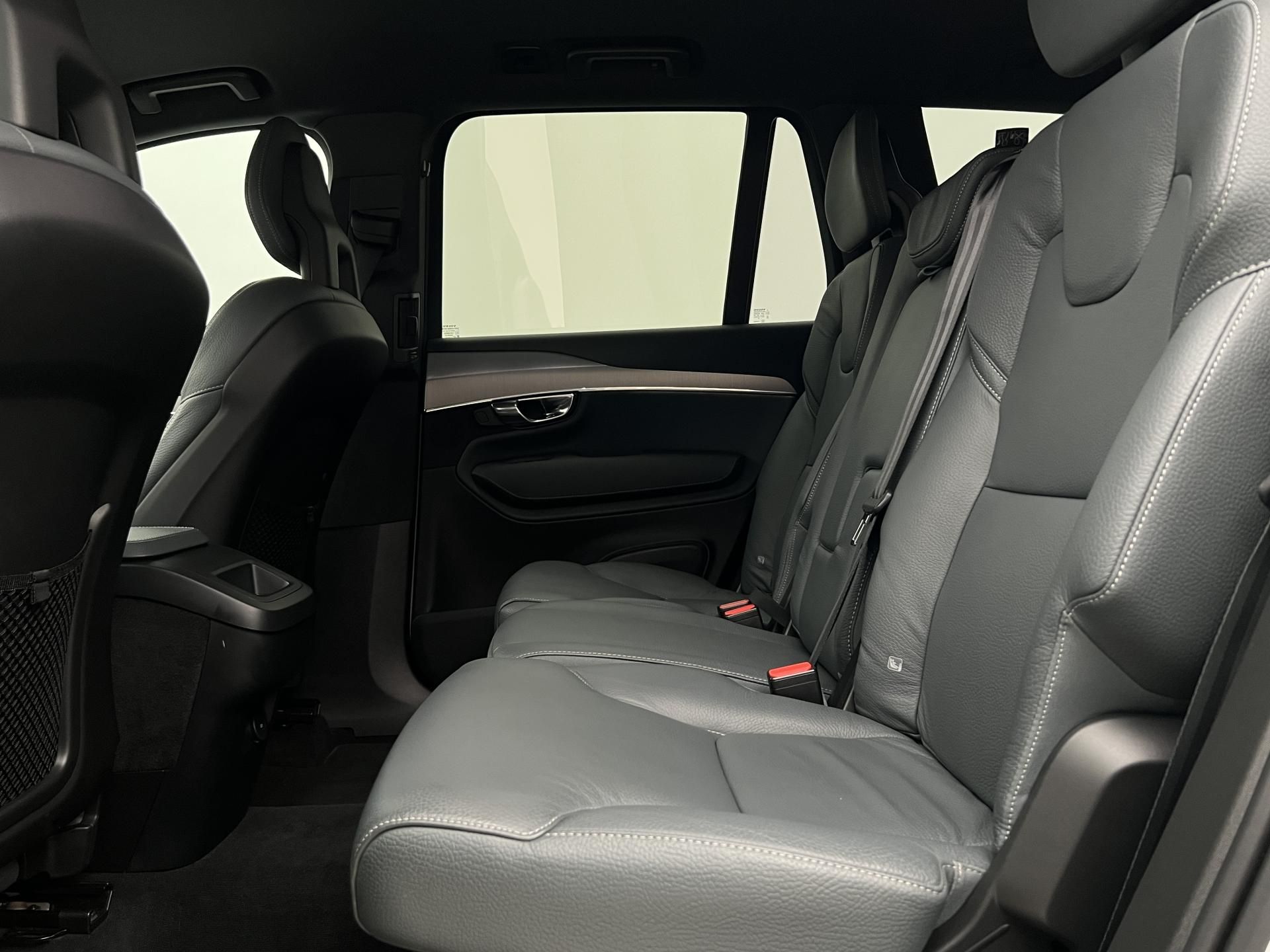 Volvo XC90, B5 AWD MOMENTUM PRO 7 MÍST - fotka 6
