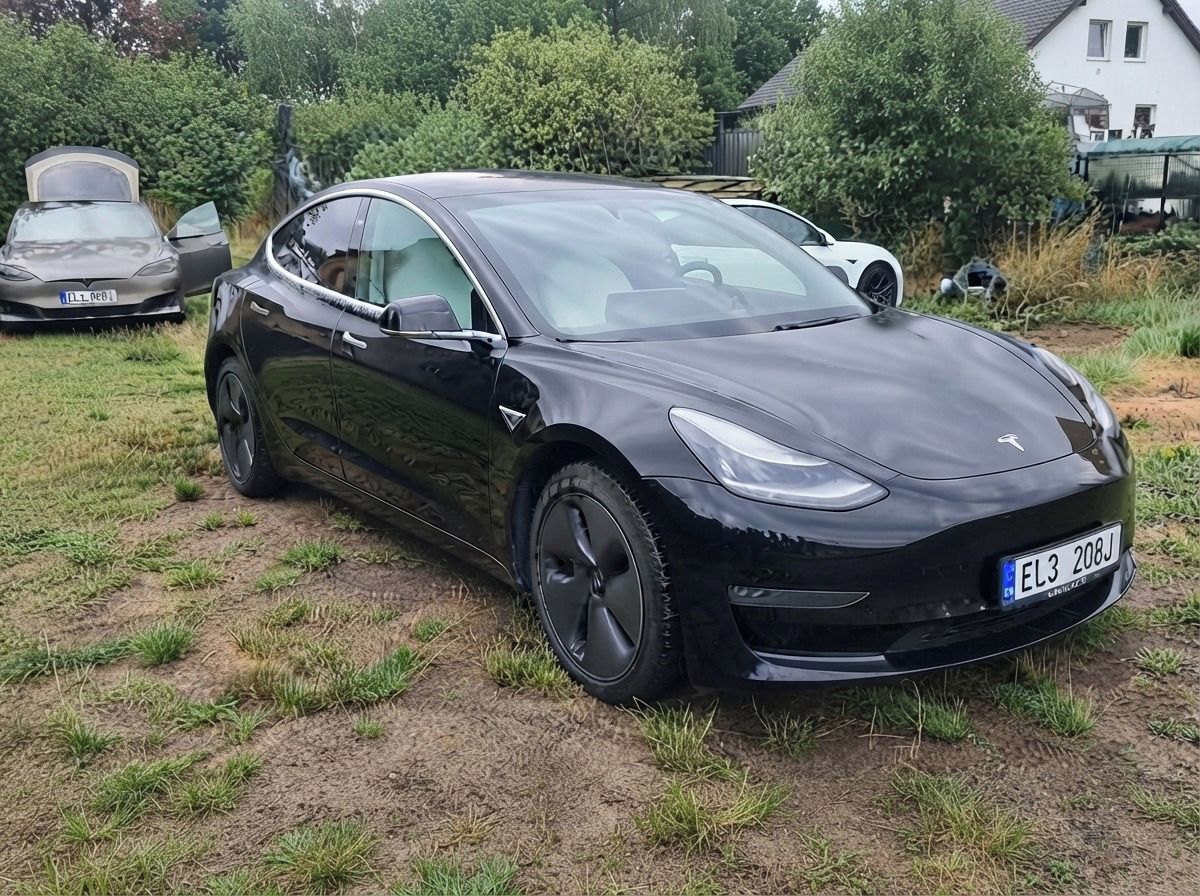 Tesla Model 3, LR, FSD, bílý interiér