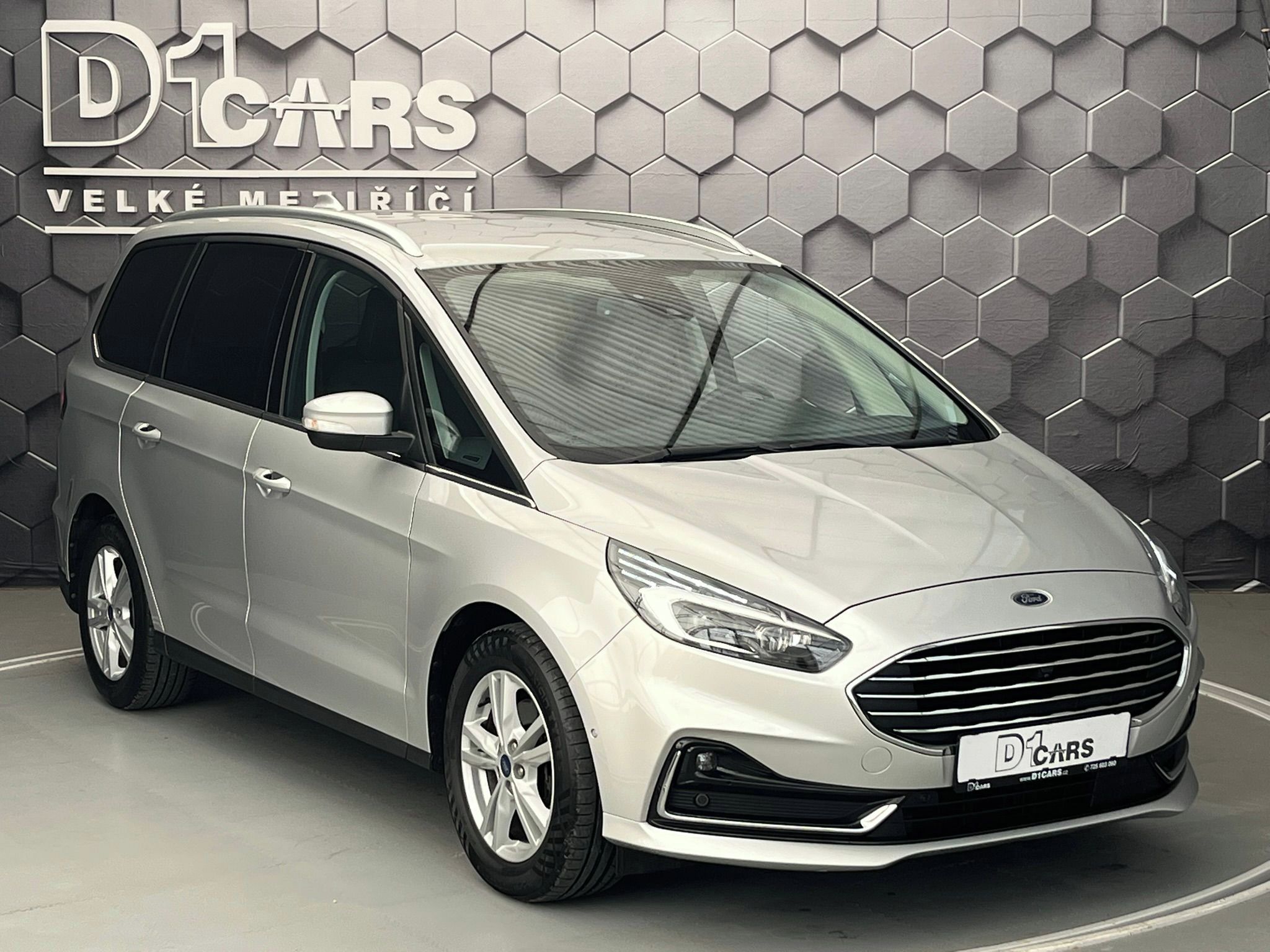 Ford Galaxy, 2,5 HEV Titanium 7míst - fotka 6