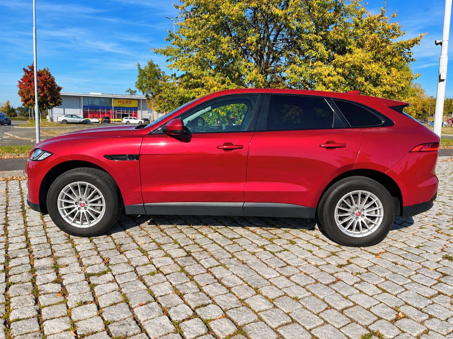 Jaguar F-Pace, 20d AWD Prestige, 1. maj., DPH - fotka 3