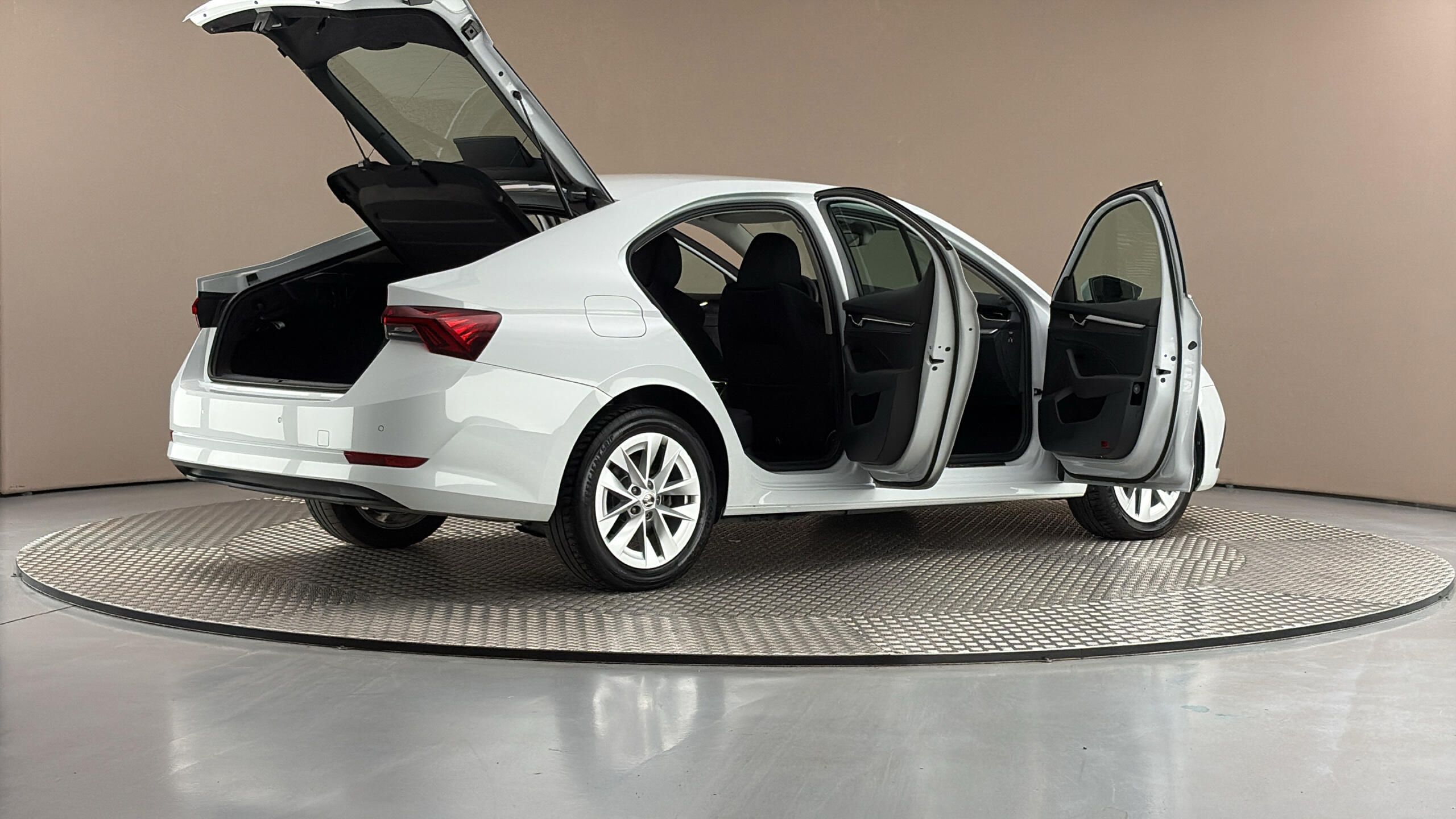 Škoda Octavia, 1.4 TSI iV DSG Style - fotka 6