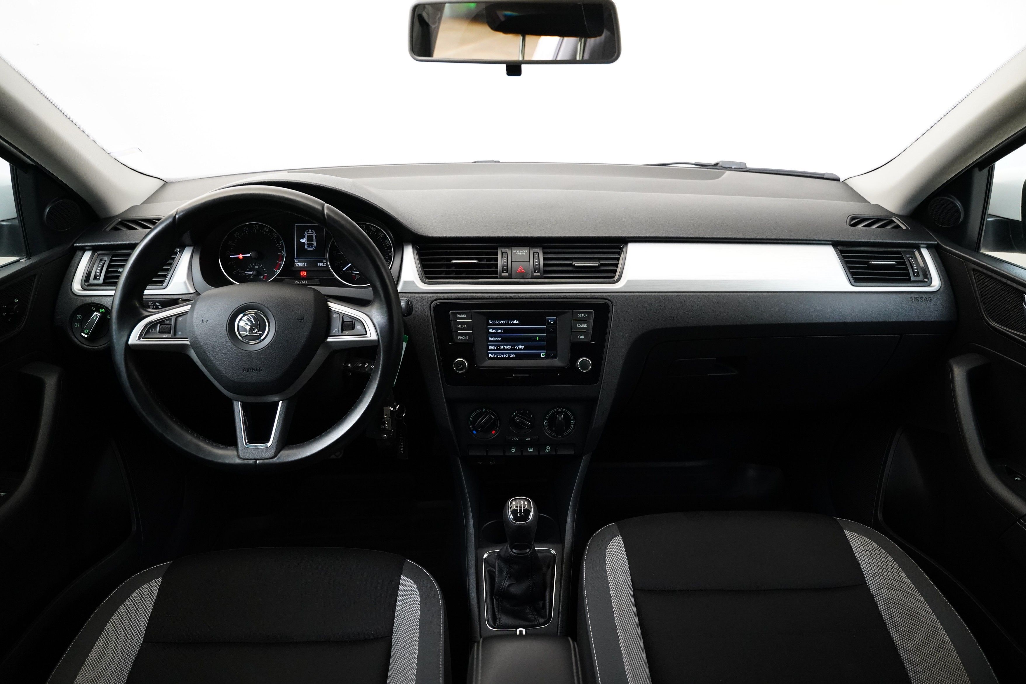 Škoda Rapid, 1.4 TDI 66 kW Ambition - fotka 5