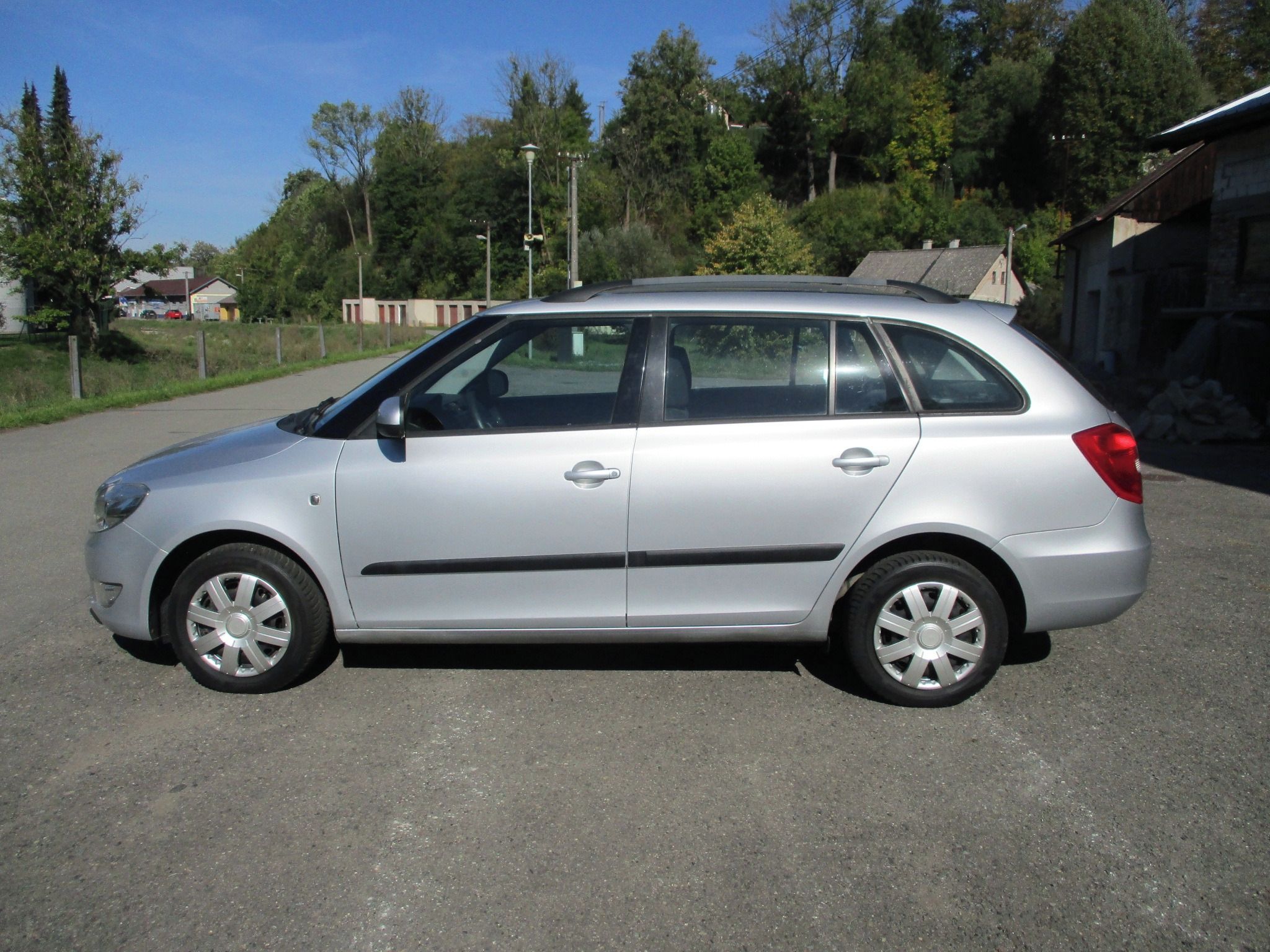 Škoda Fabia, II 1.2 TSi - nové STK - fotka 2