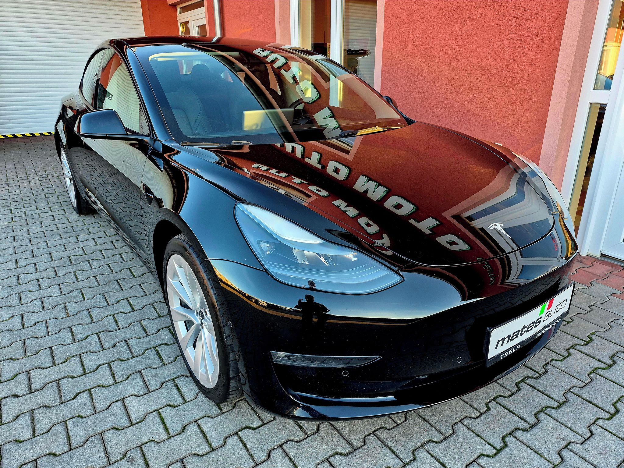Tesla Model 3, Long Range Dual Motor 366 kW - fotka 4