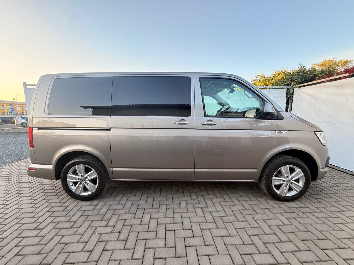 Volkswagen Multivan, 2.0TDI 110kW*7-MÍST*WEBASTO*AC - fotka 6