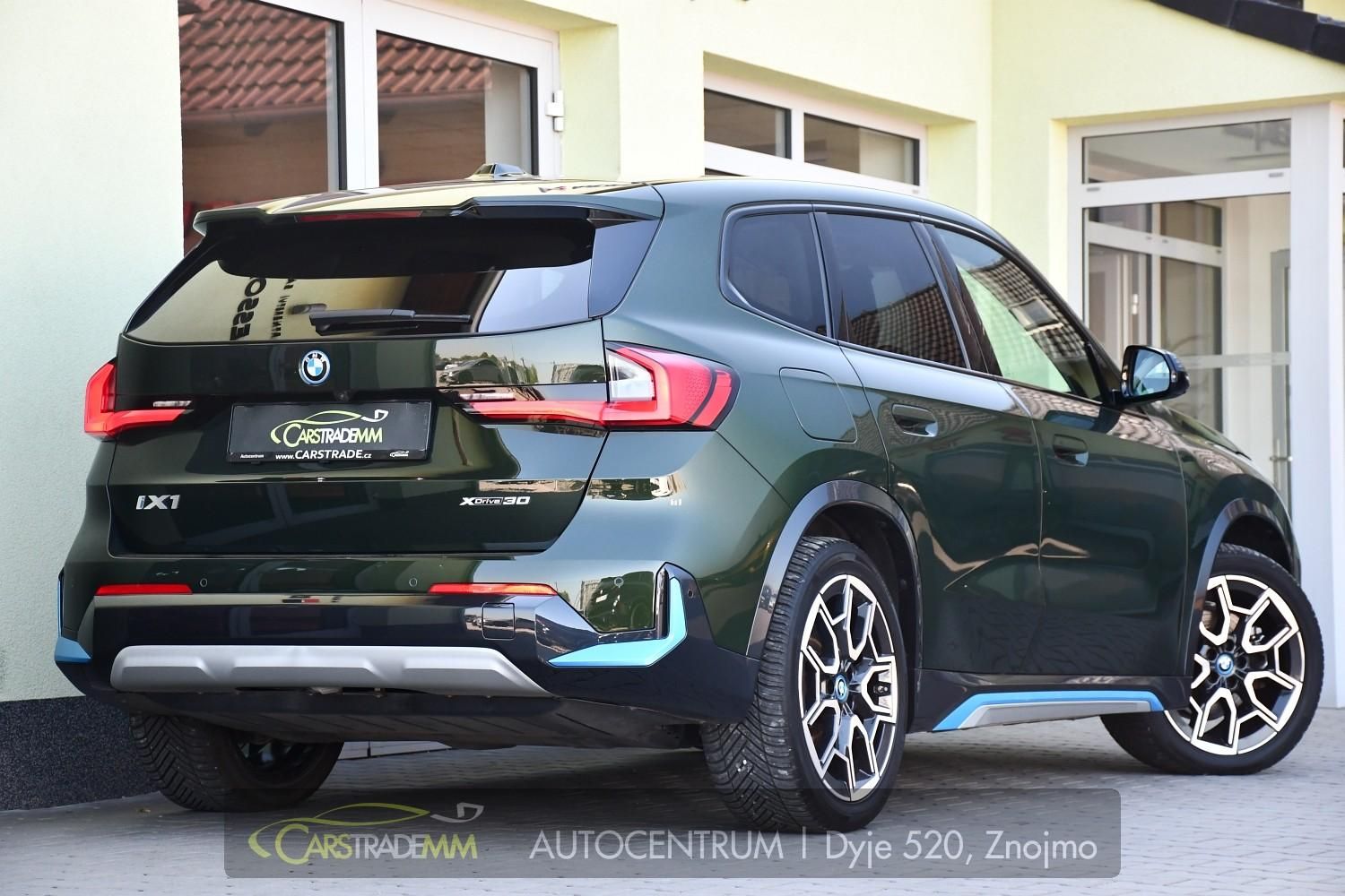 BMW iX1, xDrive30 X-LINE H/K HUD TAŽNÉ - fotka 6