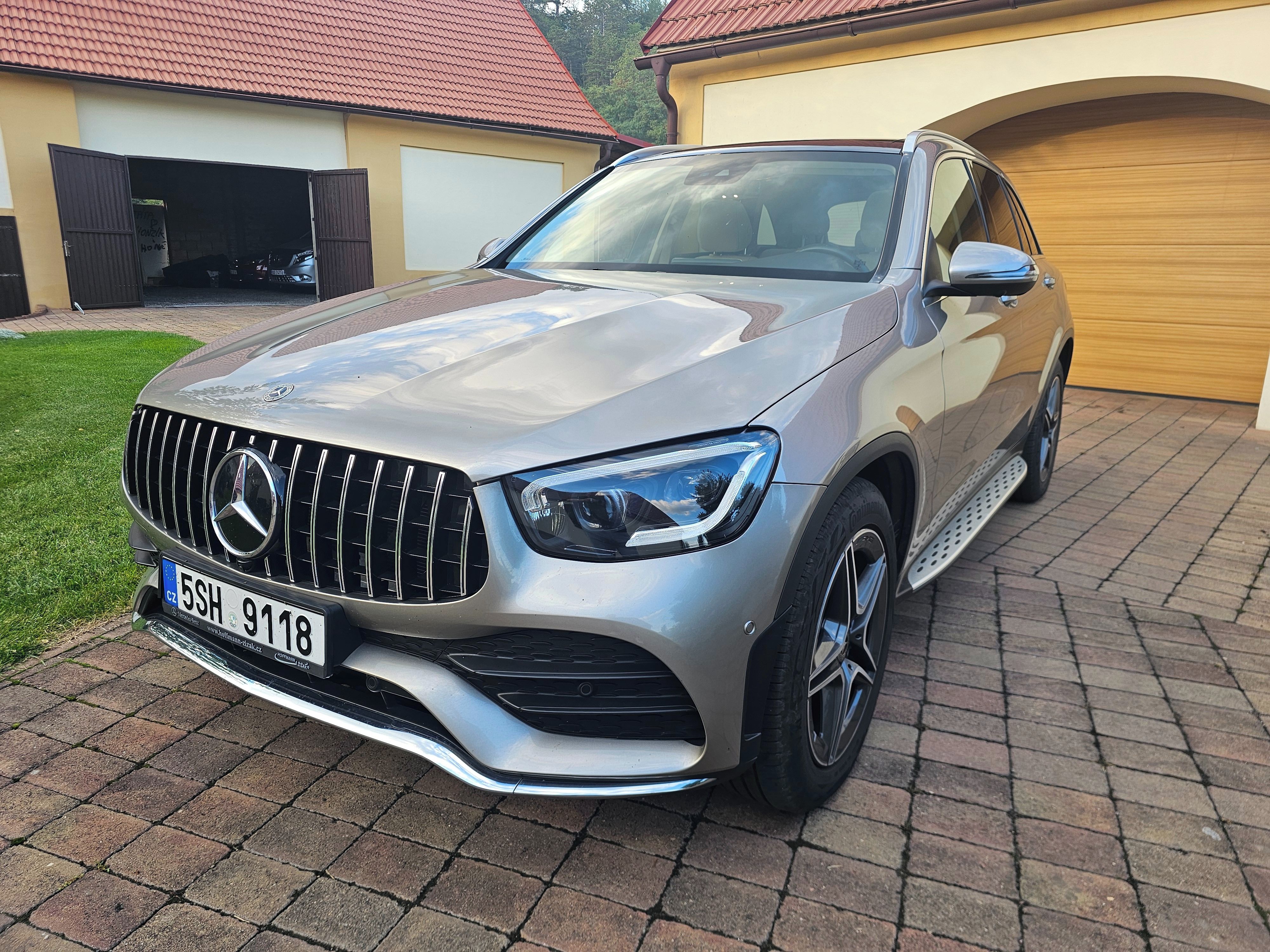 Mercedes-Benz GLC, GLC 220d plny servis,garaž