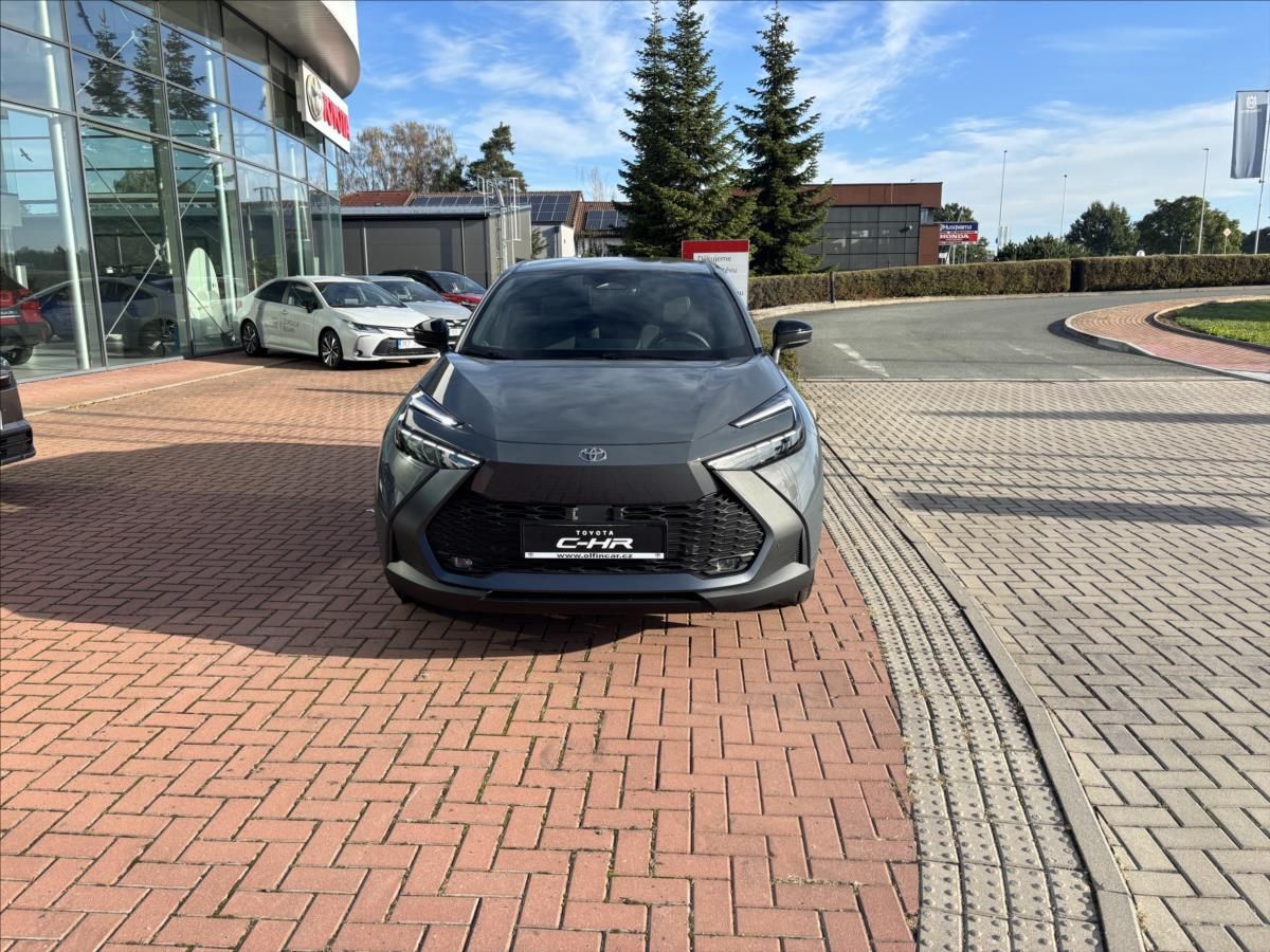 Toyota C-HR, 1,8   1.8 HEV Style - fotka 2