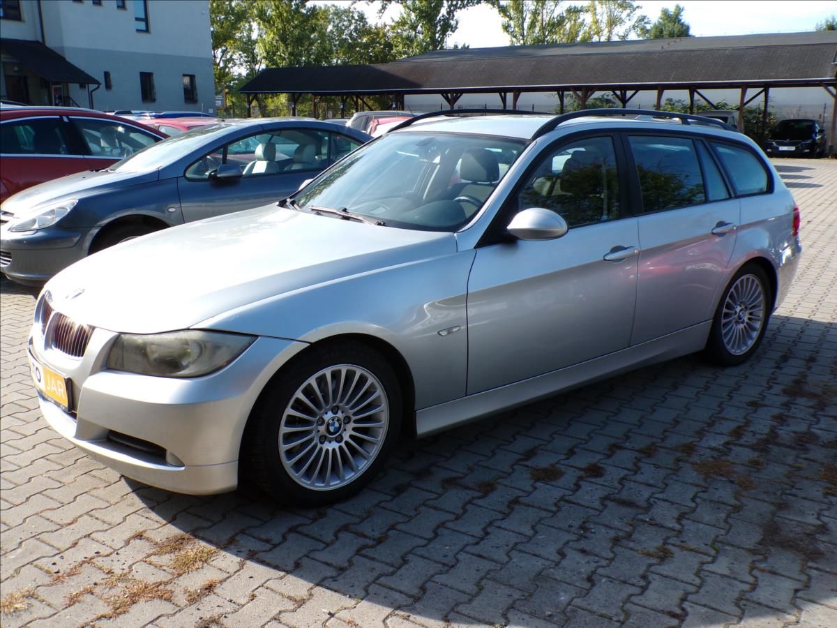 BMW Řada 3, 2,0 318D  KLIMATIZACE - fotka 3