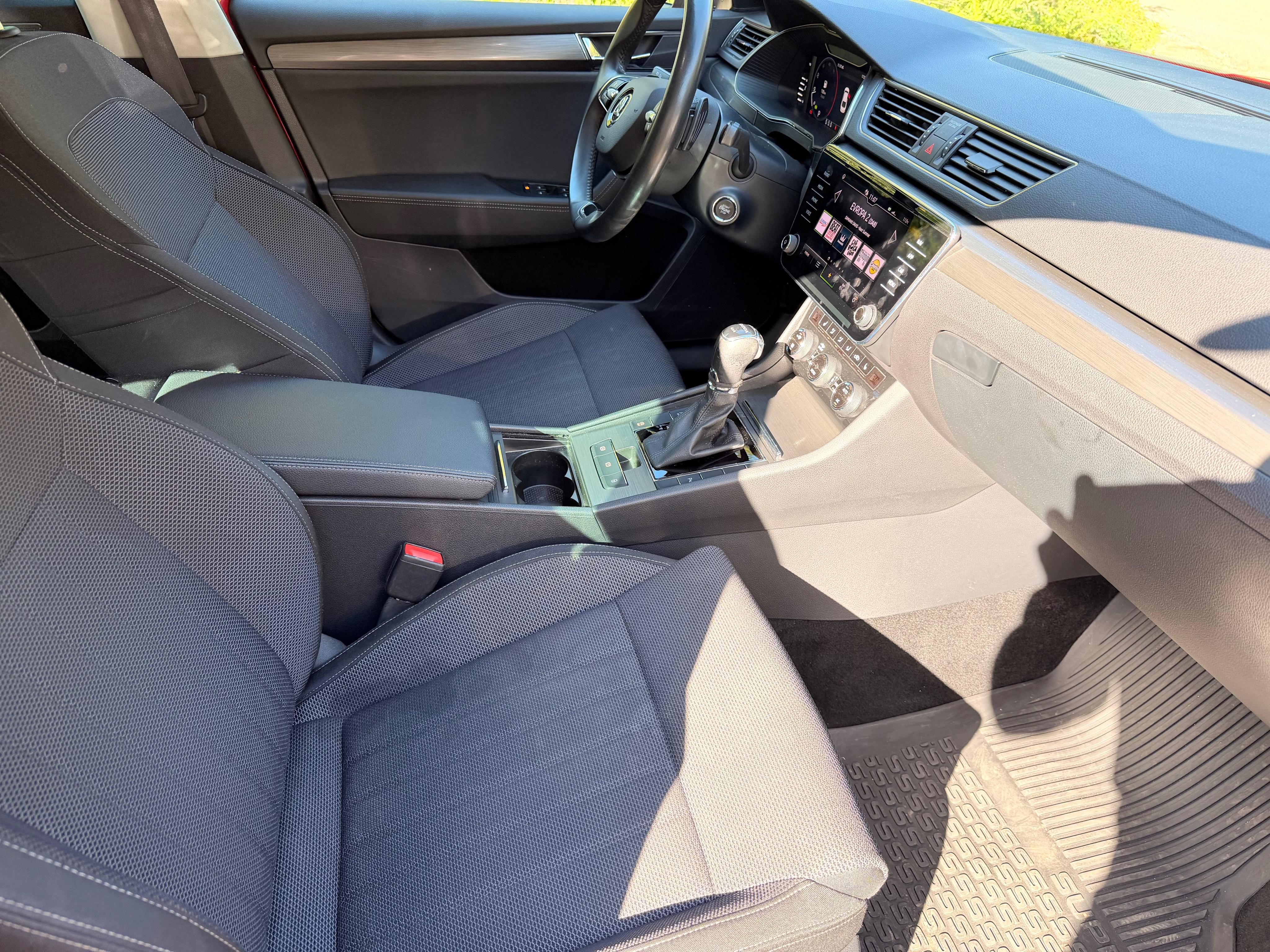Škoda Superb, 2.0TDI DSG Style 4x4 - fotka 6