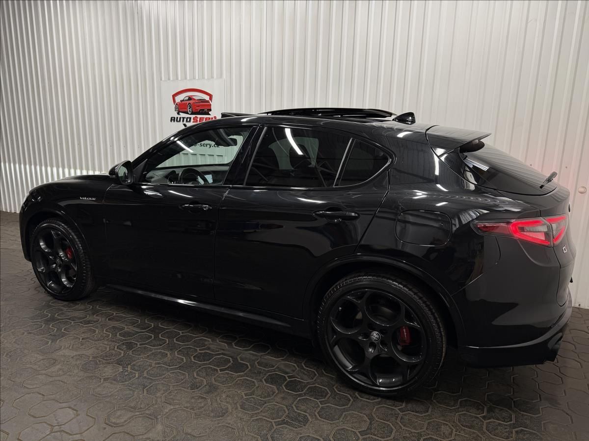 Alfa Romeo Stelvio, VELOCE 206kW Q4 PANO TAŽNÉ R21 - fotka 5