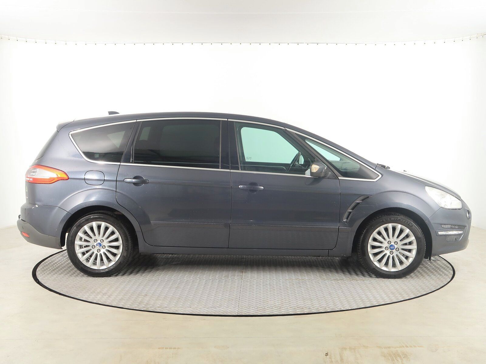 Ford S-MAX, 2.0 TDCi, Titanium - fotka 6