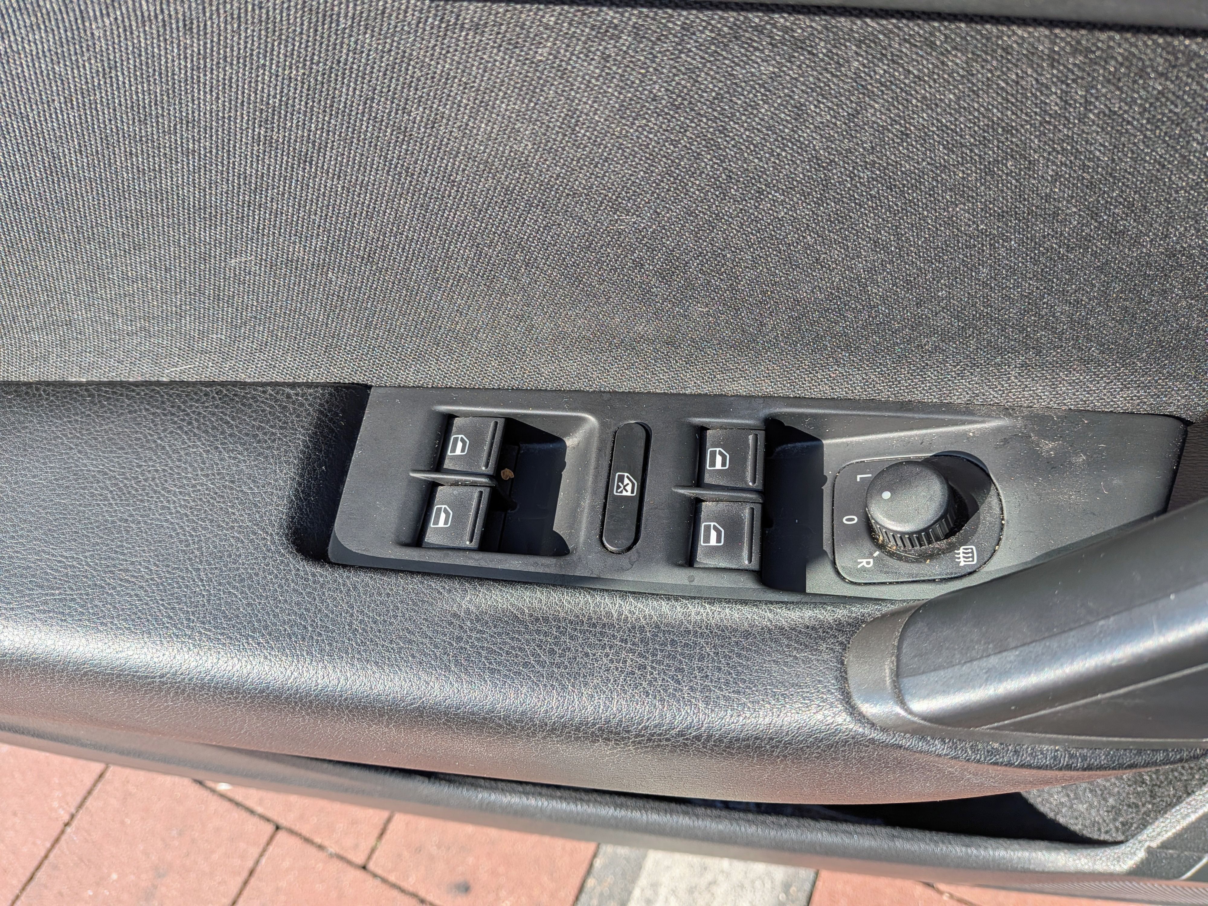 Volkswagen Passat, 2.0 TDI, tažné - fotka 5