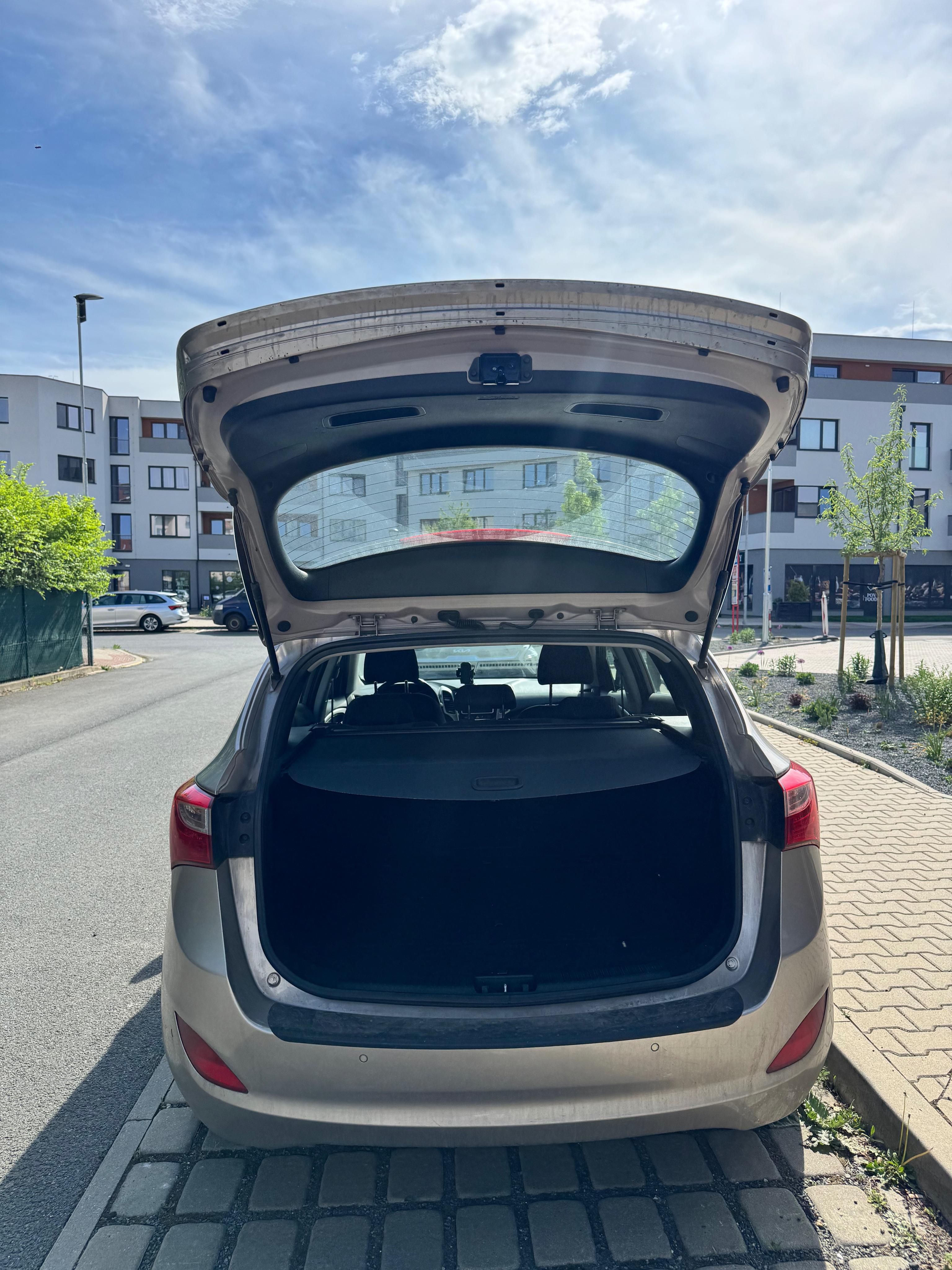 Hyundai i30, Hyundai i30 1.6d - fotka 6