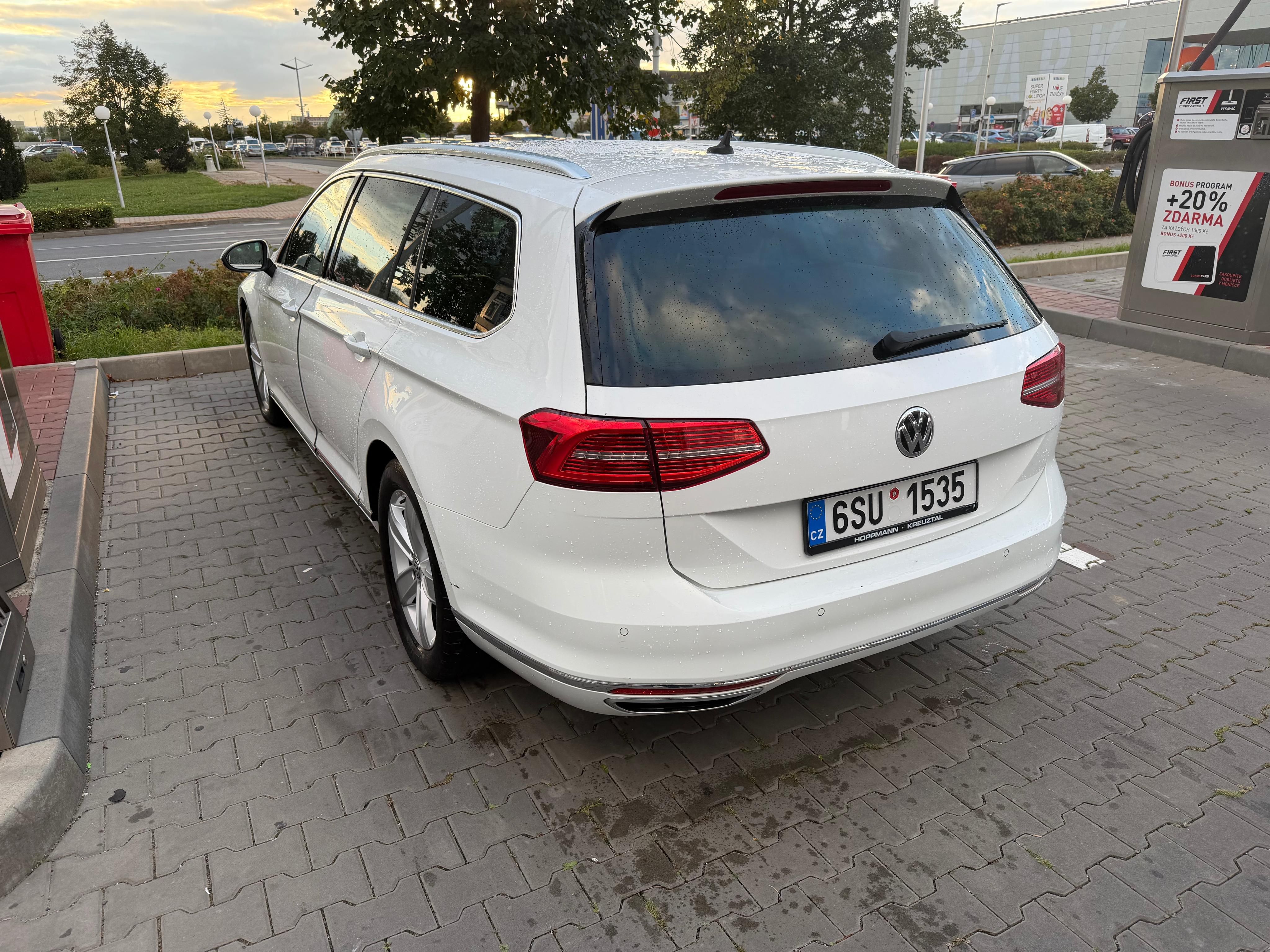 Volkswagen Passat, 2.0TDI 140kw Highline - fotka 6
