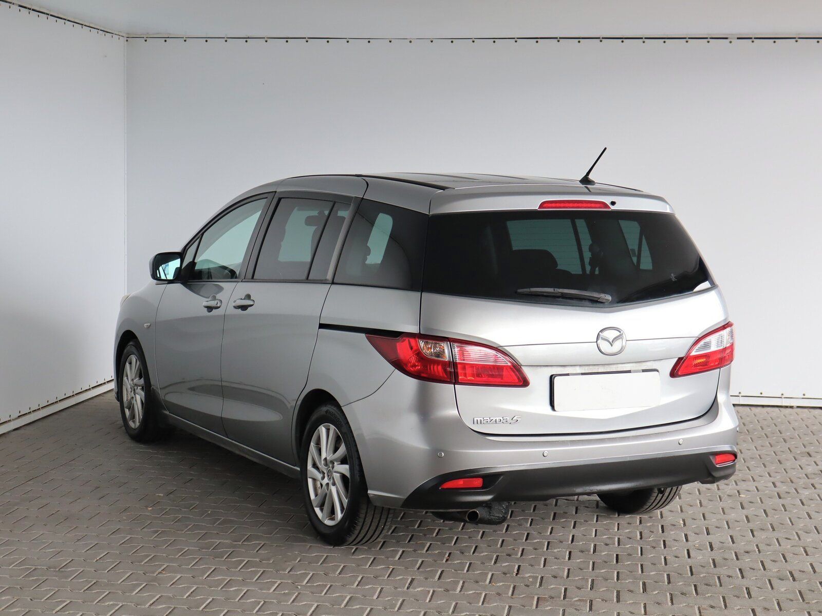 Mazda 5, 2.0, 7 míst, po STK - fotka 4