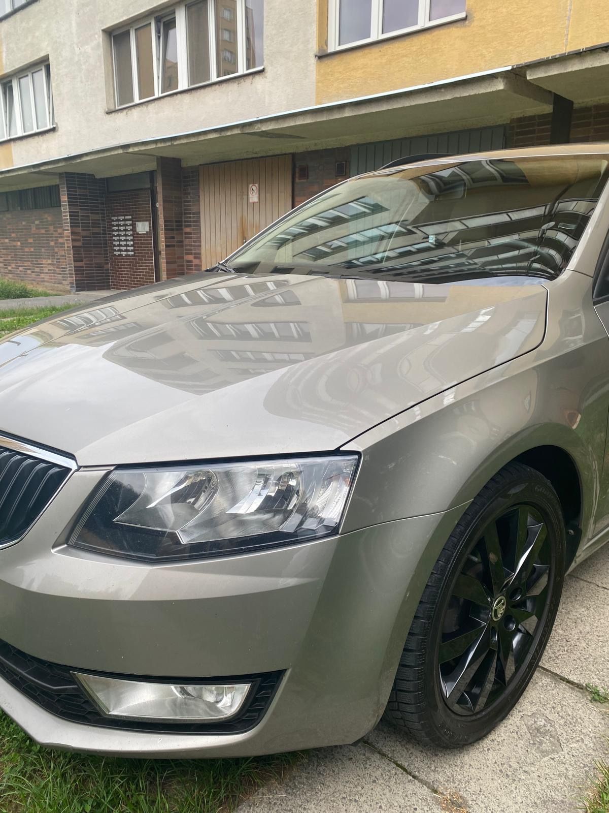 Škoda Octavia, ŠKODA OCTAVIA III COMBI 1.6 TD - fotka 3