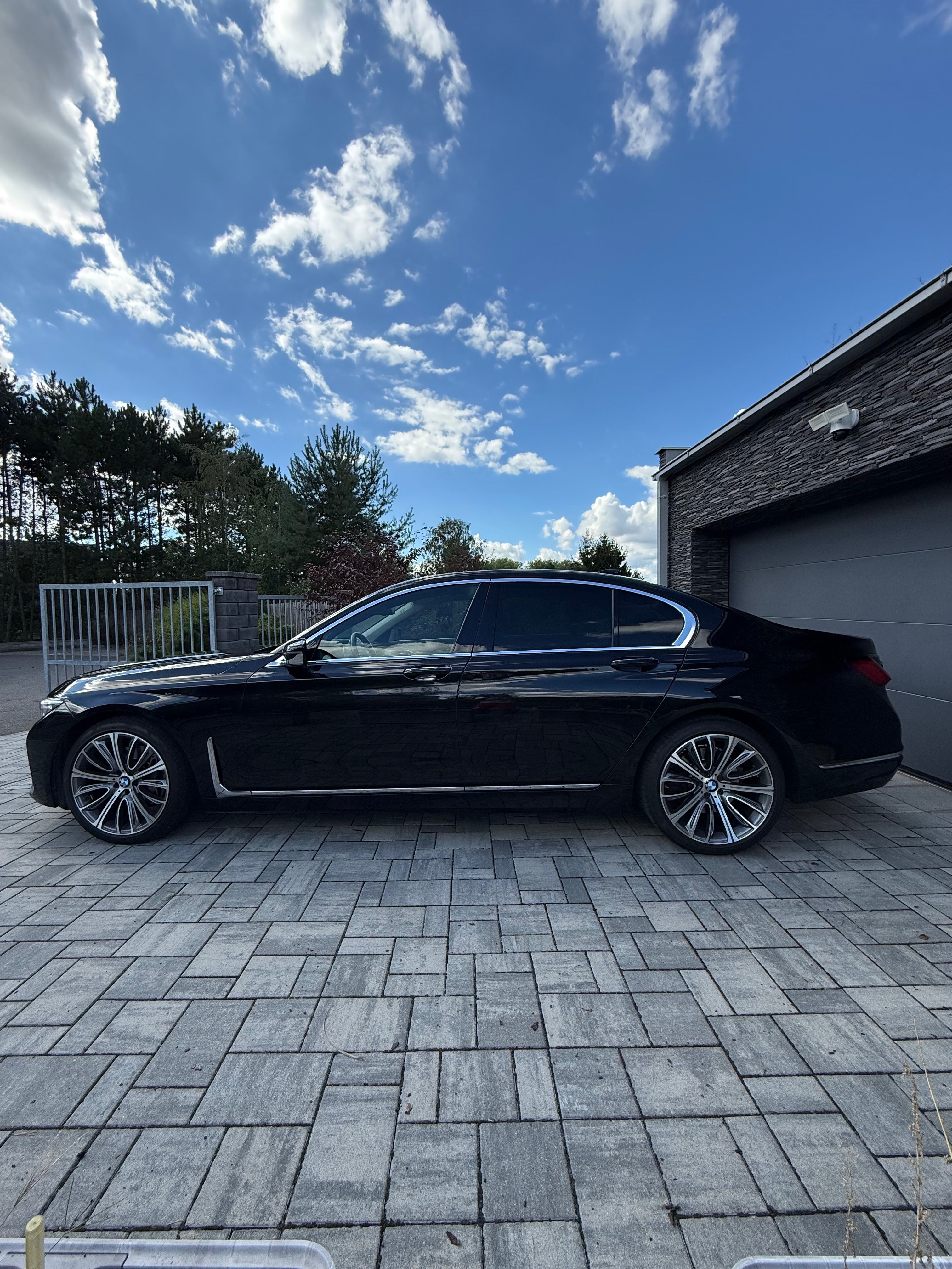 BMW Řada 7, BMW 730d xDrive - fotka 6