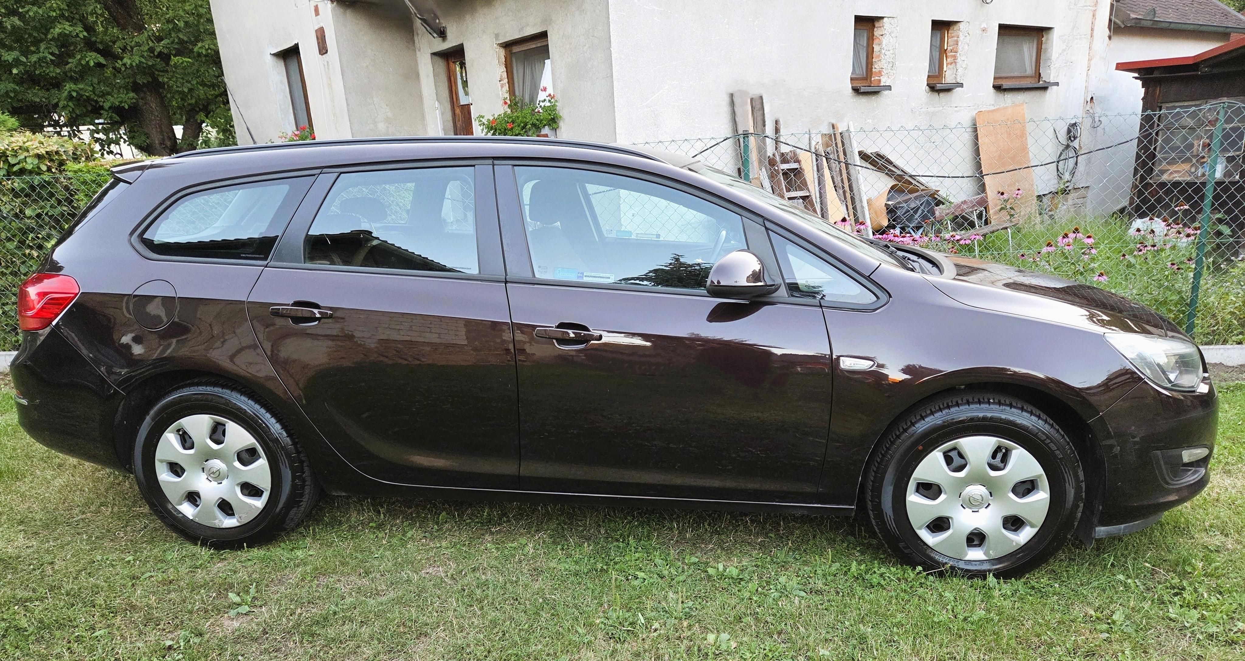 Opel Astra, J Sports Tourer, 1.6 CDTi - fotka 4