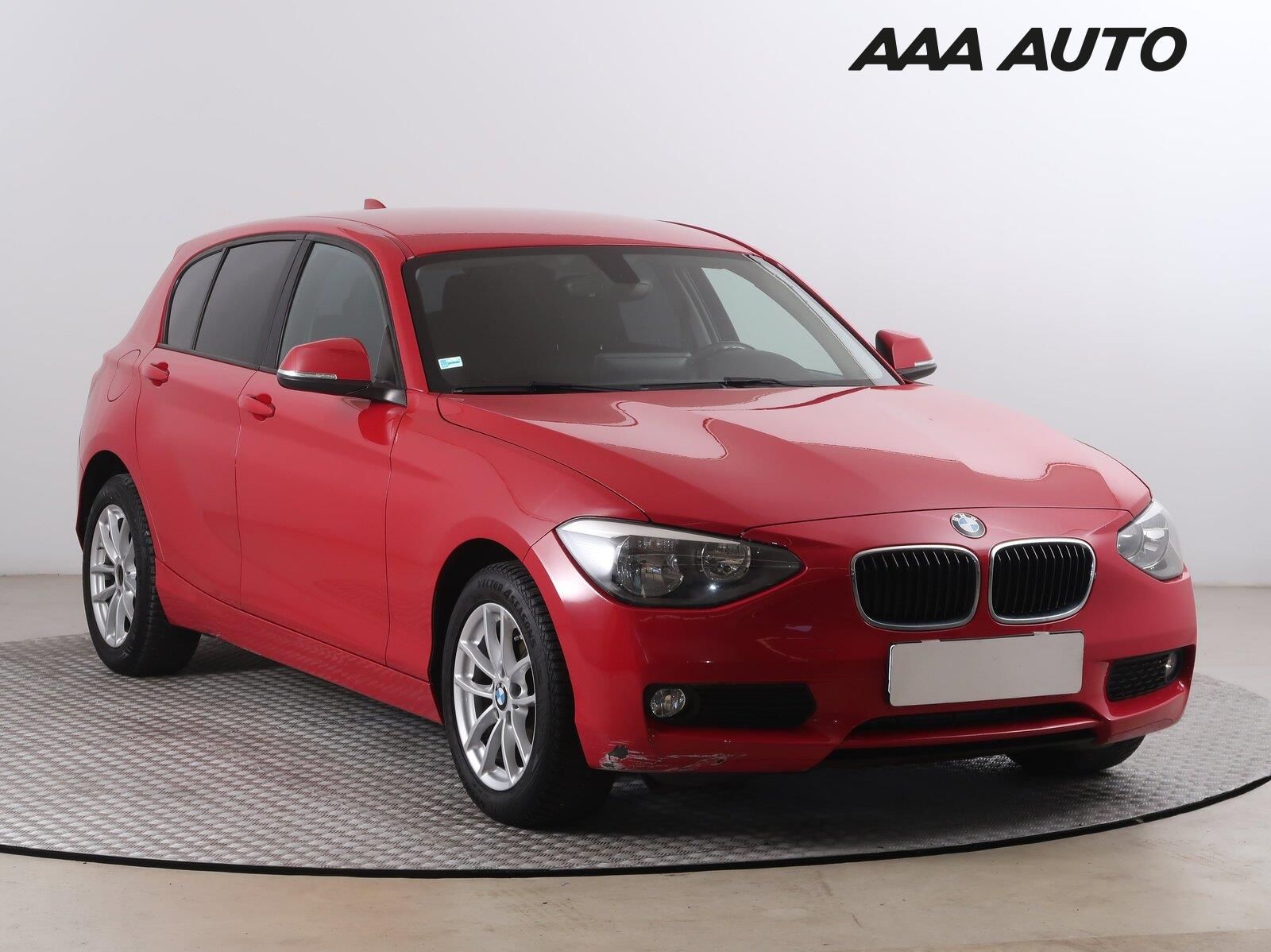 BMW Řada 1, 114i