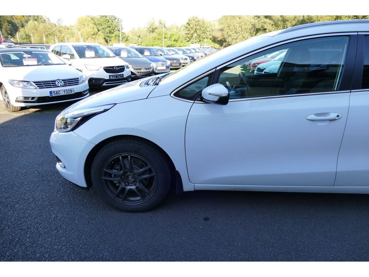 Kia Cee´d, 1,6CRDI 94KW DIGI-KLIMA - fotka 4