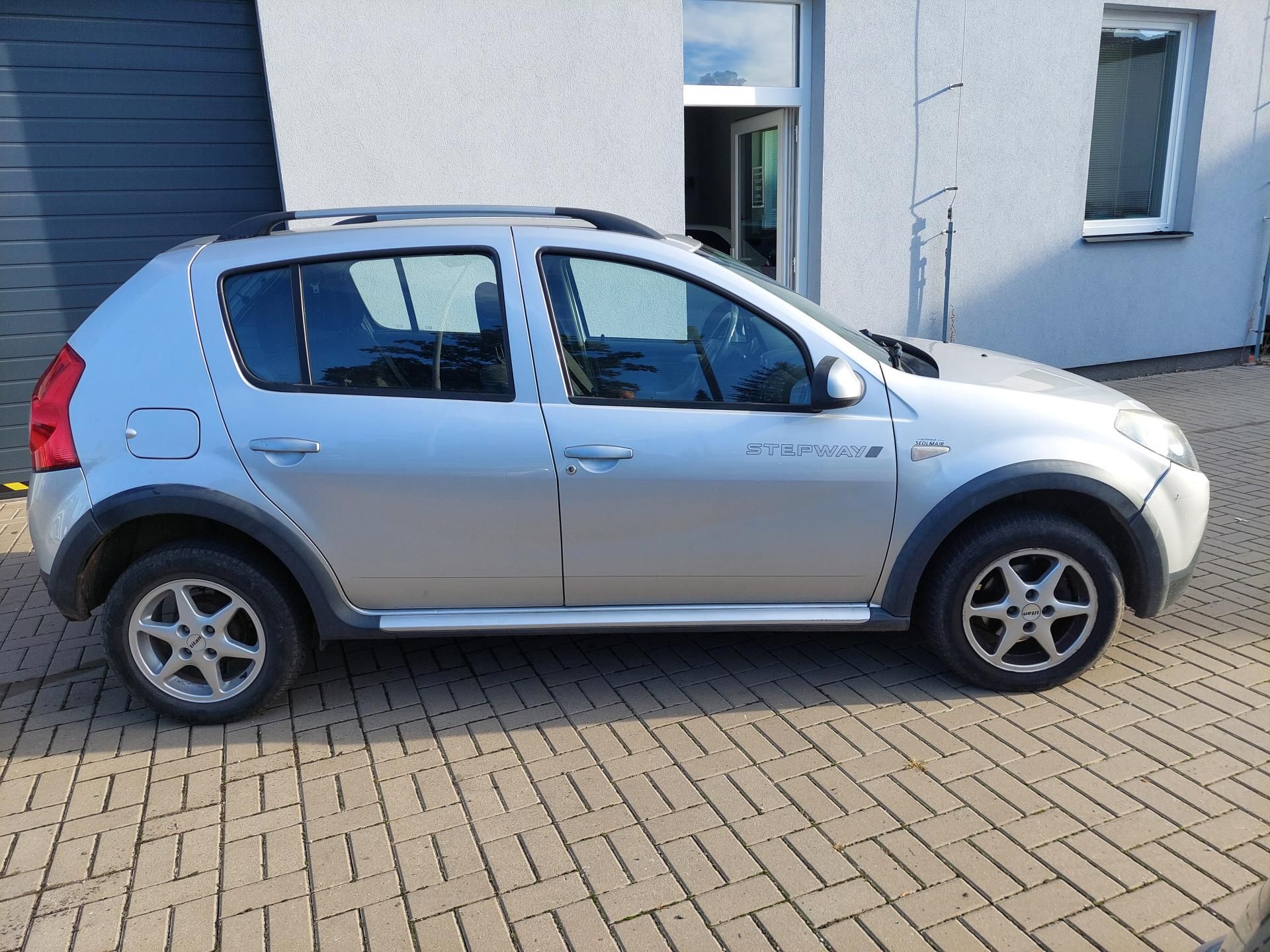 Dacia Sandero, Stepway 1.5dCi 66kW - fotka 4