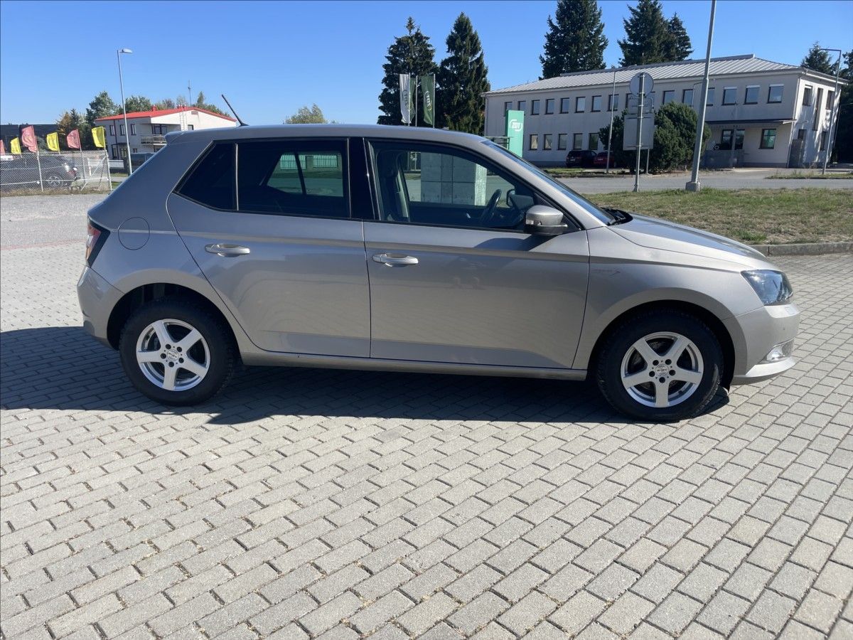 Škoda Fabia, 1,2 TSi 66kw Style Klima ESP V - fotka 5