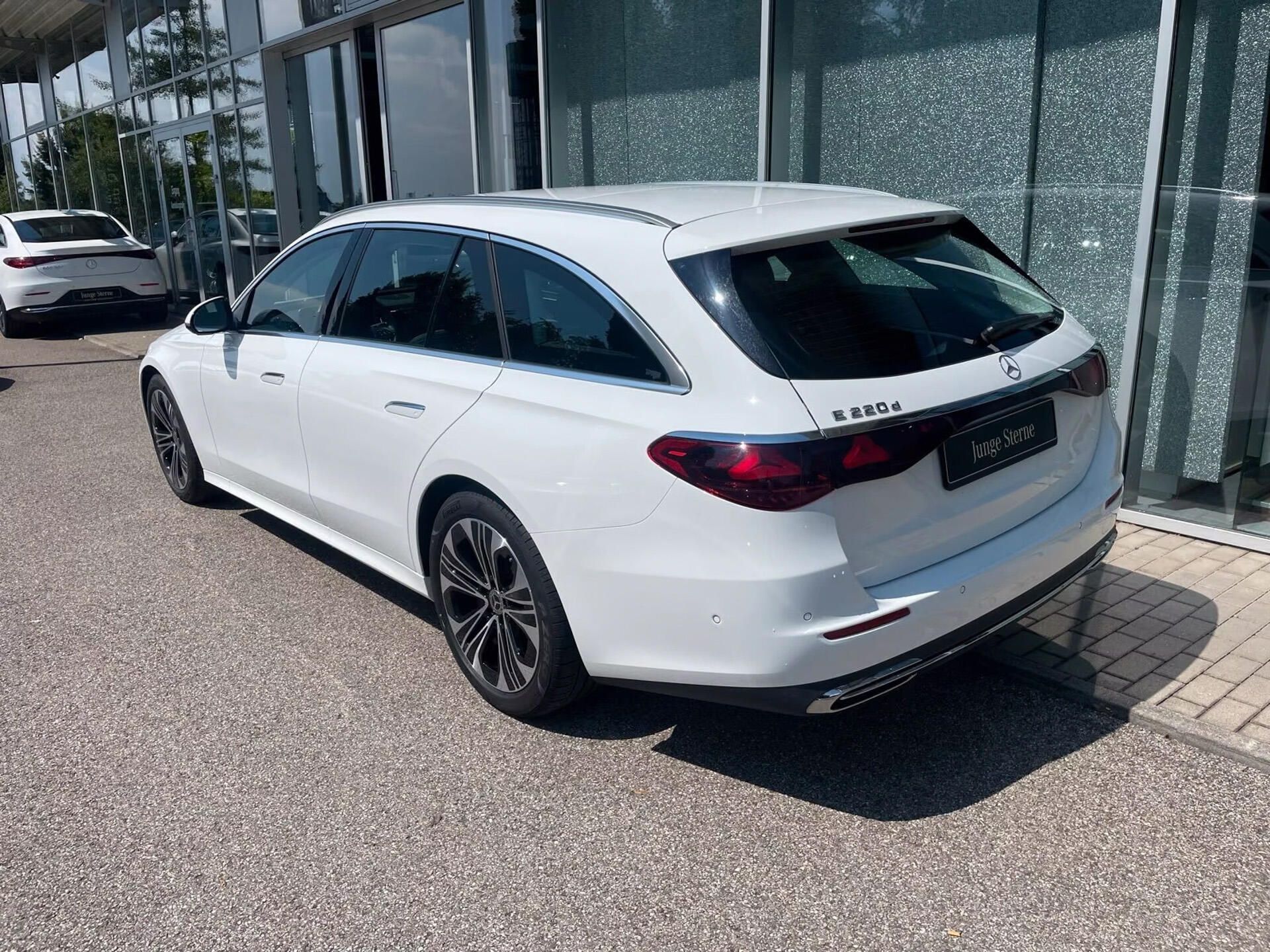 Mercedes-Benz Třídy E, 220d Avantgarde Taž Distronic - fotka 6