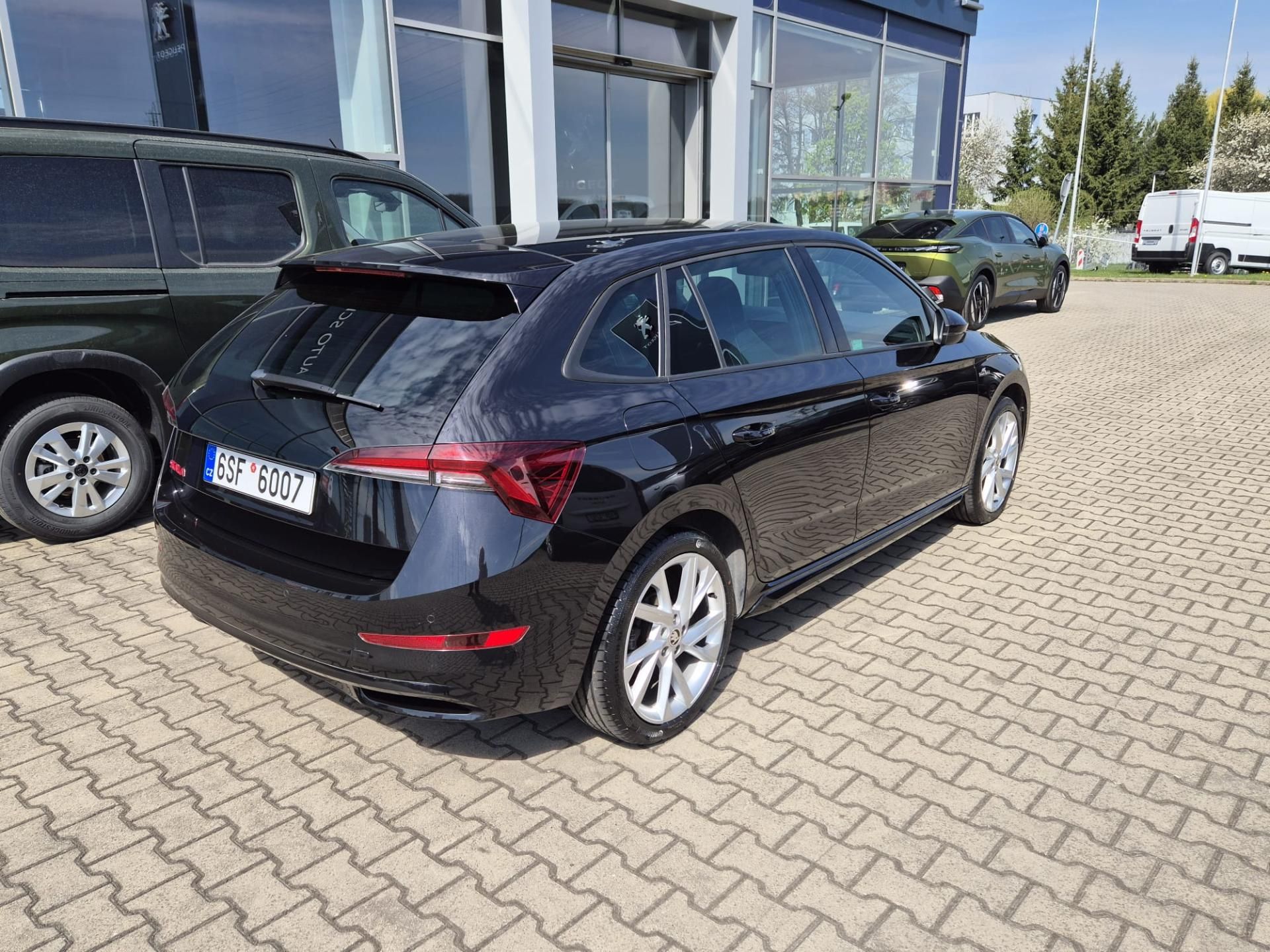 Škoda Scala, 1.5 TSI MONTE CARLO MAN6 - fotka 4