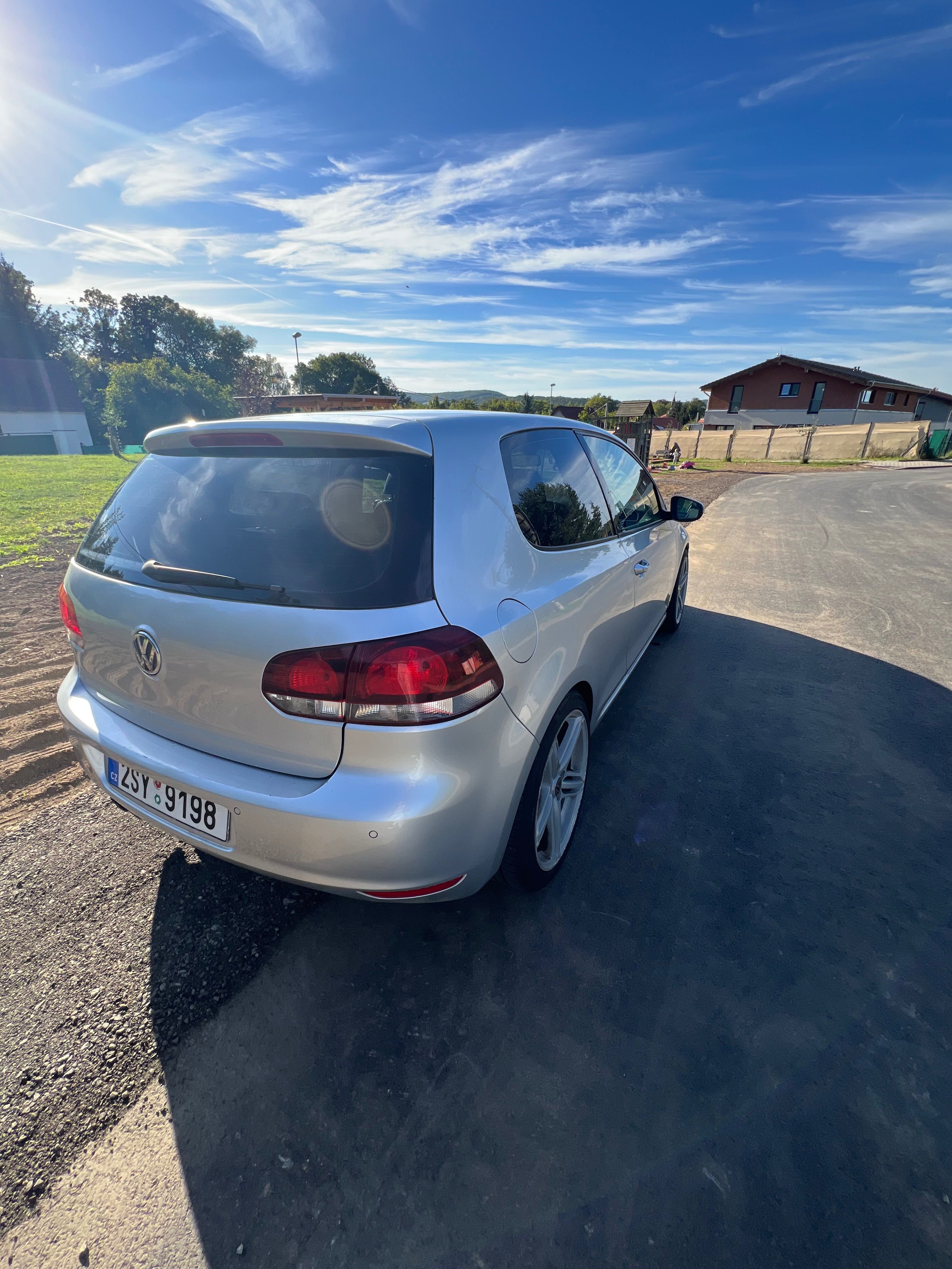 Volkswagen Golf, 1.4 TSI 90 kW automat bez STK - fotka 4