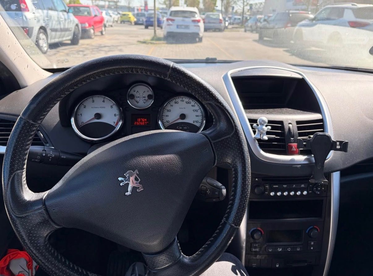 Peugeot 207, 1.6 16V (80 kW) - fotka 6