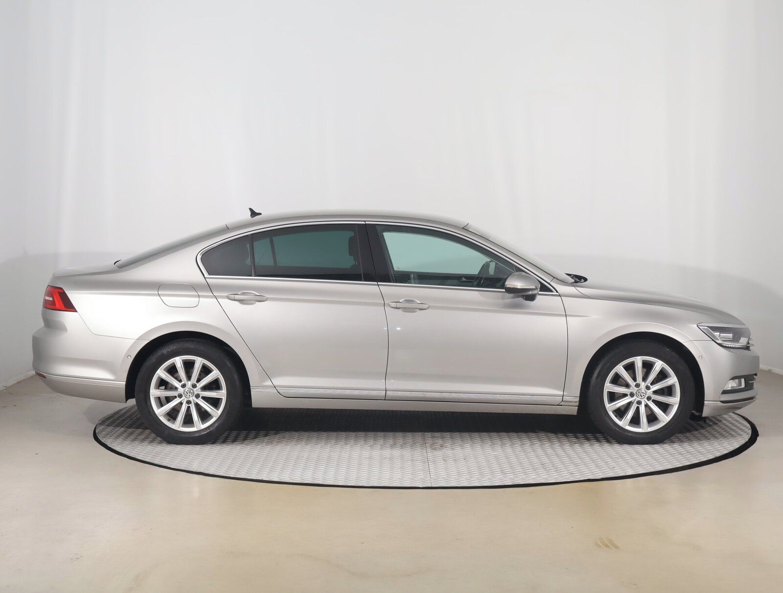Volkswagen Passat, 1.8 TSI, Automat, Serv.kniha - fotka 6
