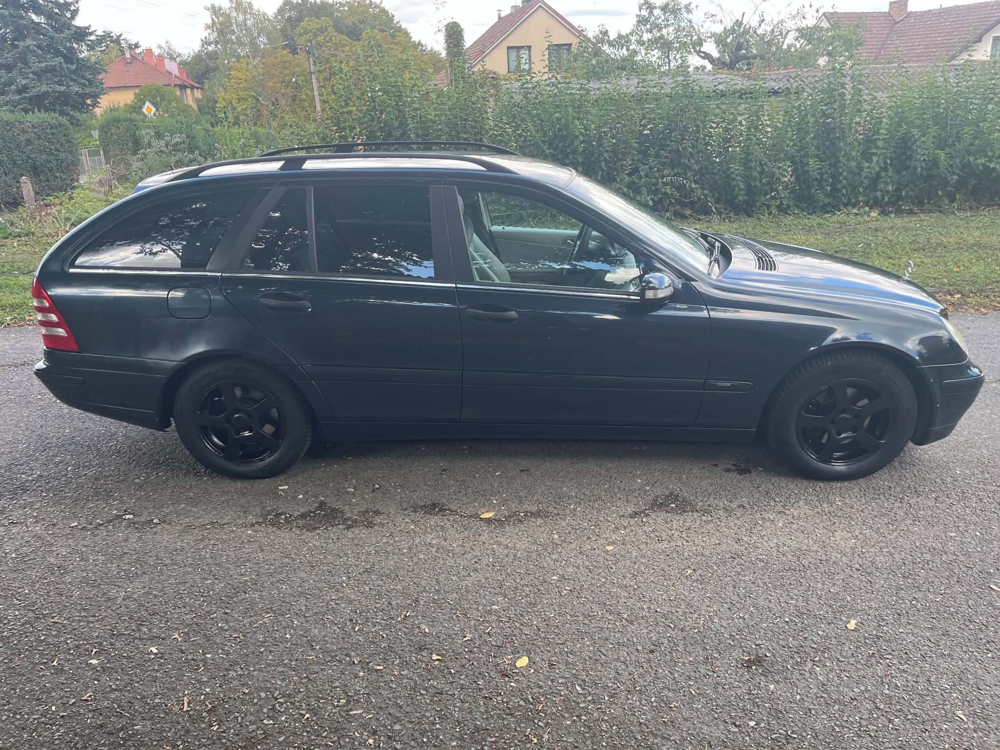 Mercedes-Benz Třídy C, C220 CDI - fotka 3