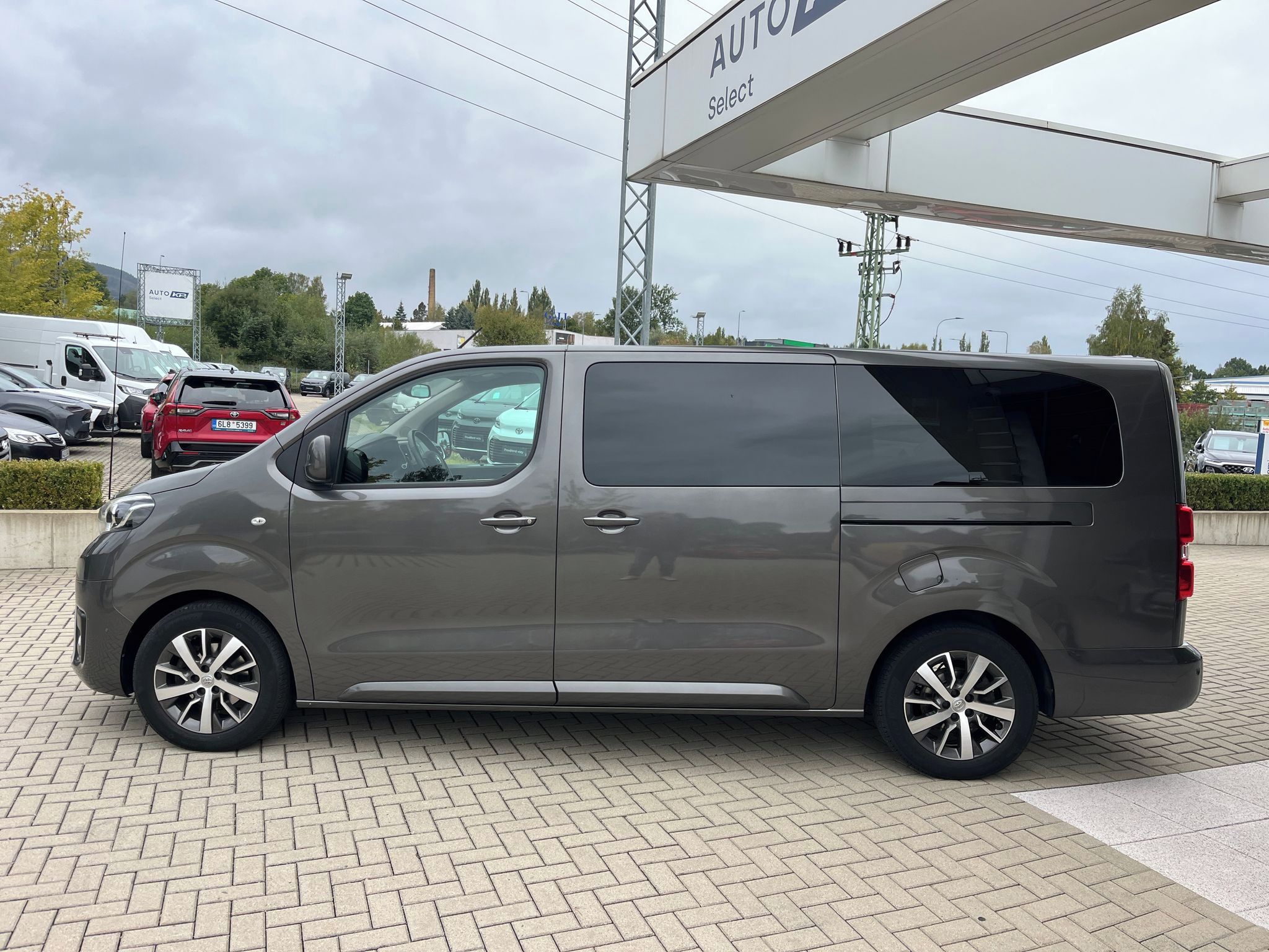 Toyota Proace Verso, 2.0 D 177k L2 VIP Webasto 8AT - fotka 3