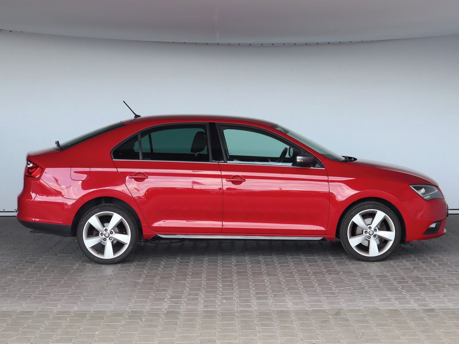 Seat Toledo, 1.0 TSI, FR-Line, Serv.kniha - fotka 6