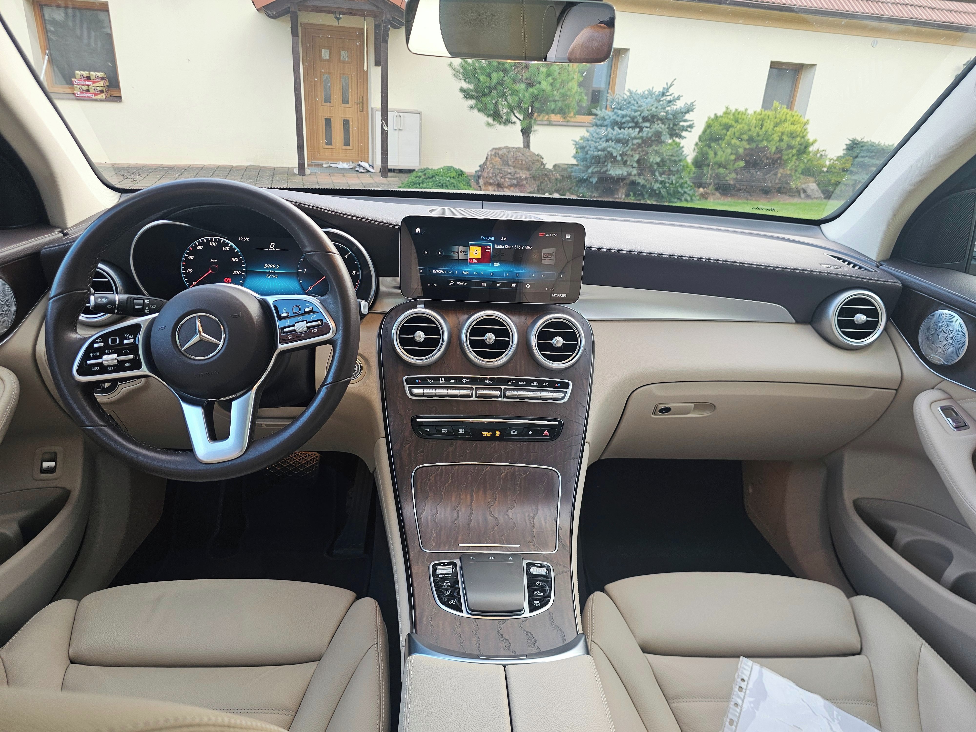 Mercedes-Benz GLC, GLC 220d plny servis,garaž - fotka 5